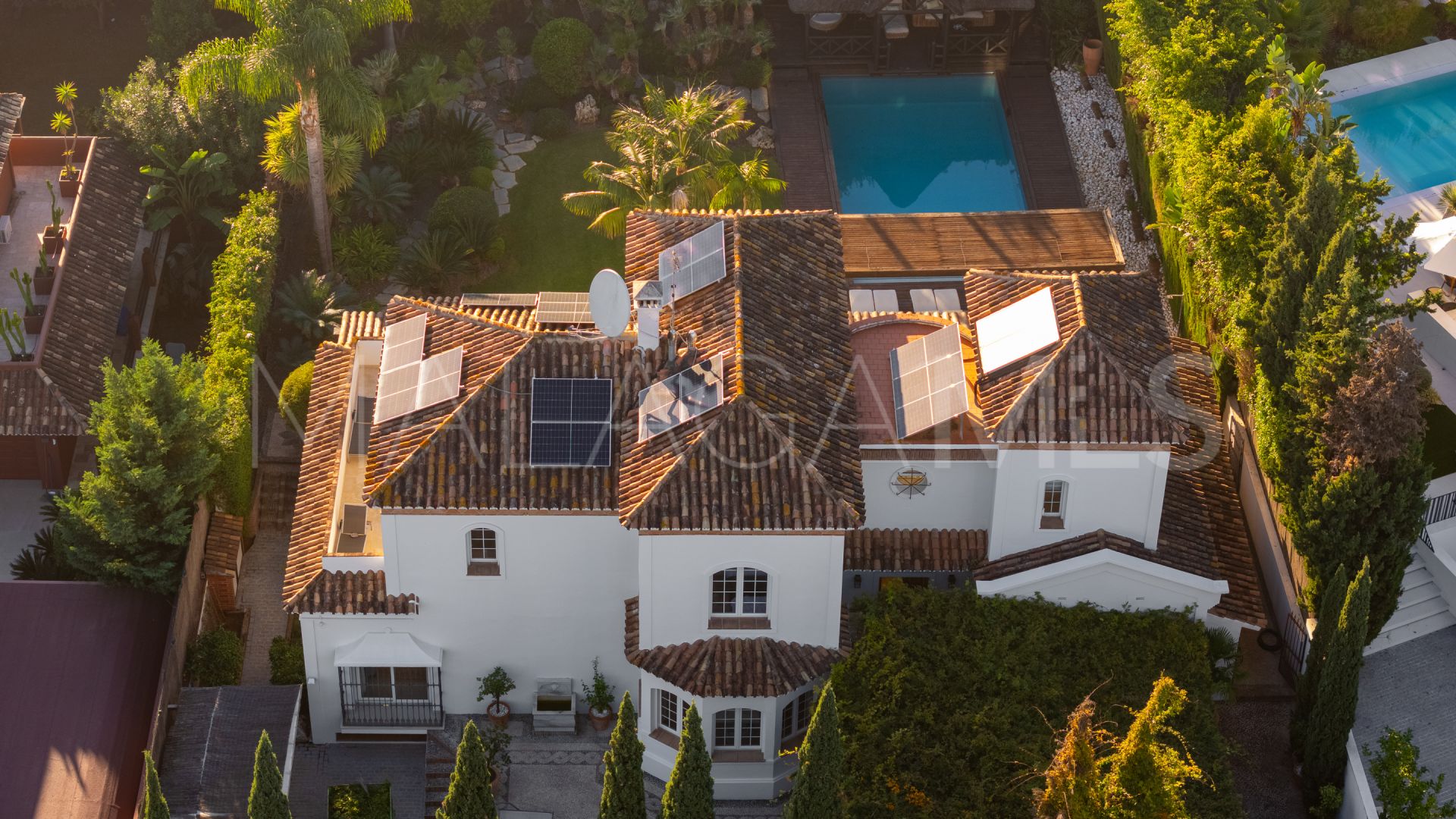 5 bedrooms villa in Aloha for sale