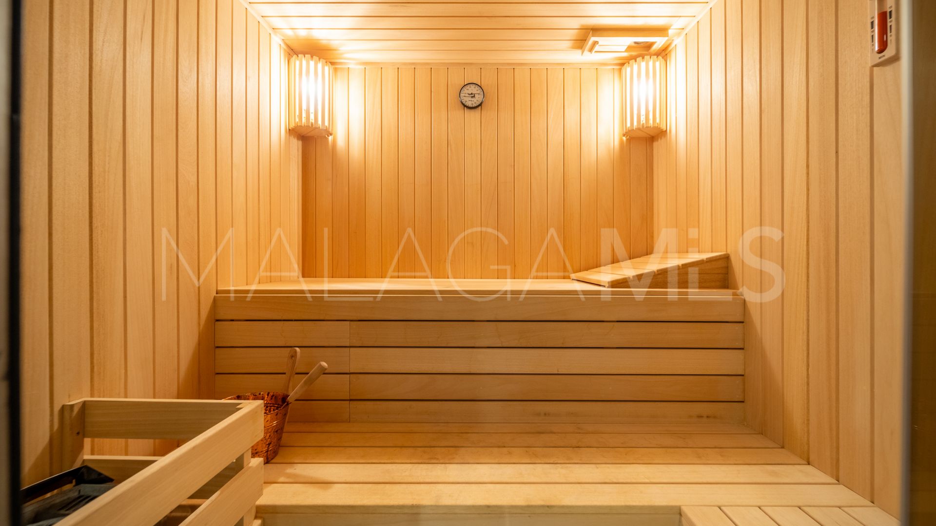 5 bedrooms villa in Aloha for sale