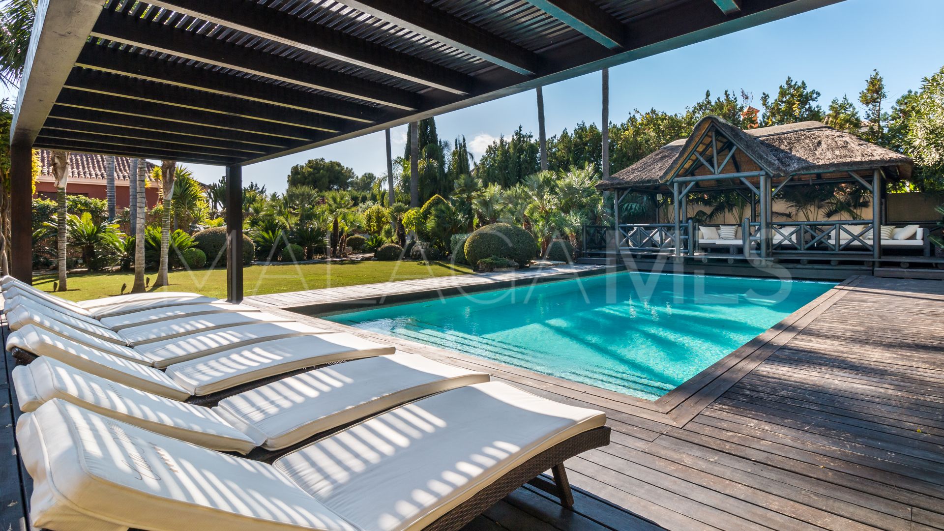 5 bedrooms villa in Aloha for sale