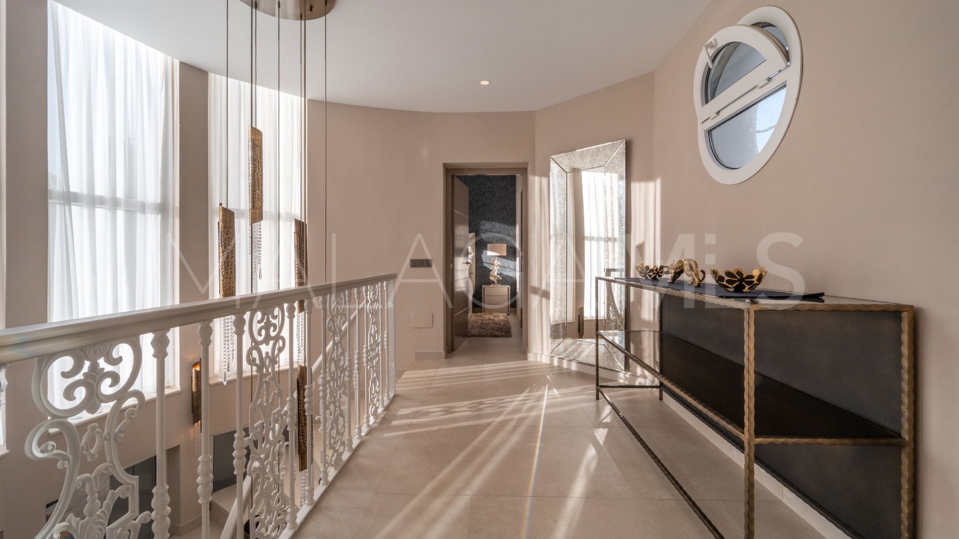 5 bedrooms villa in Aloha for sale