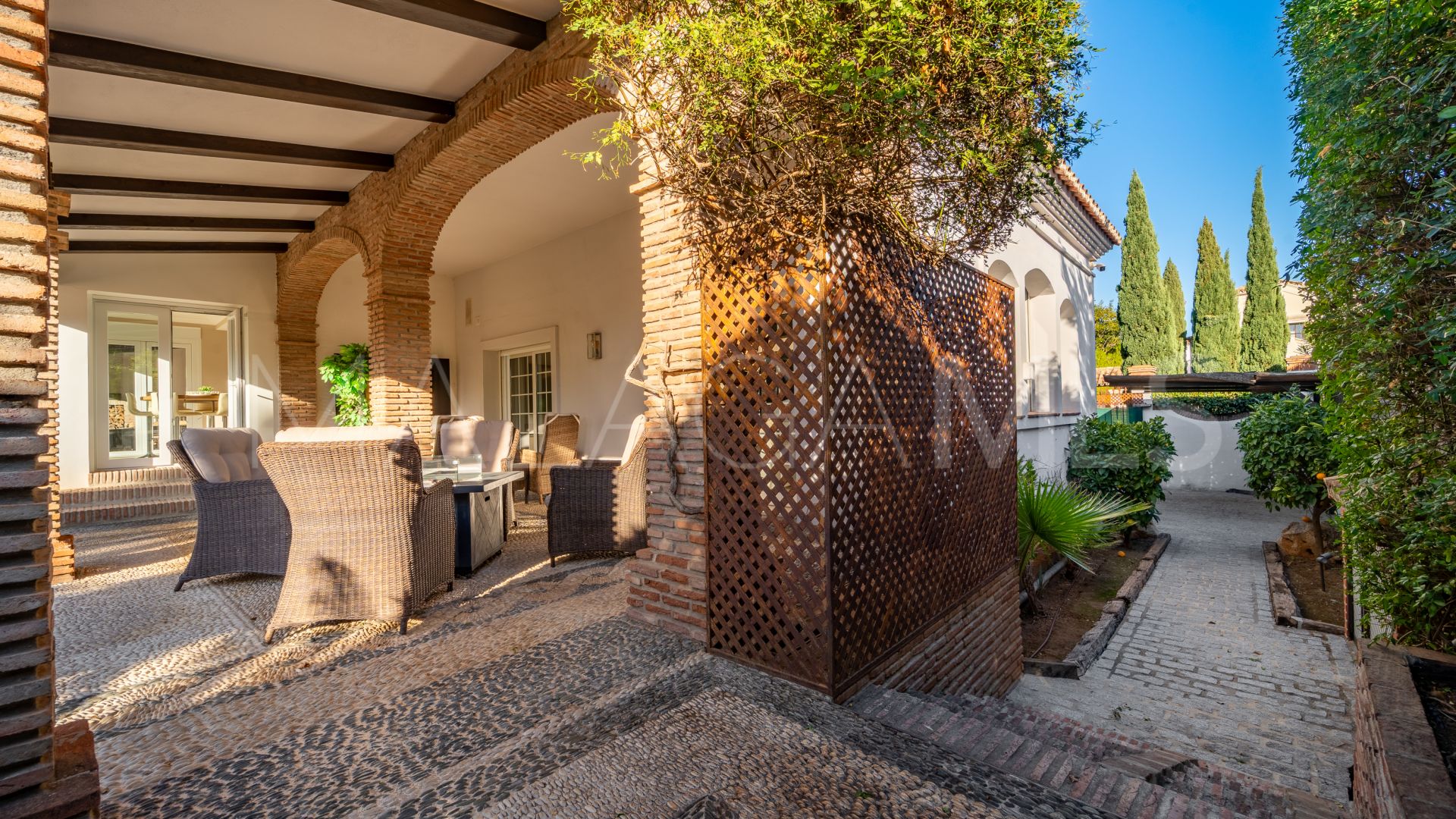 5 bedrooms villa in Aloha for sale