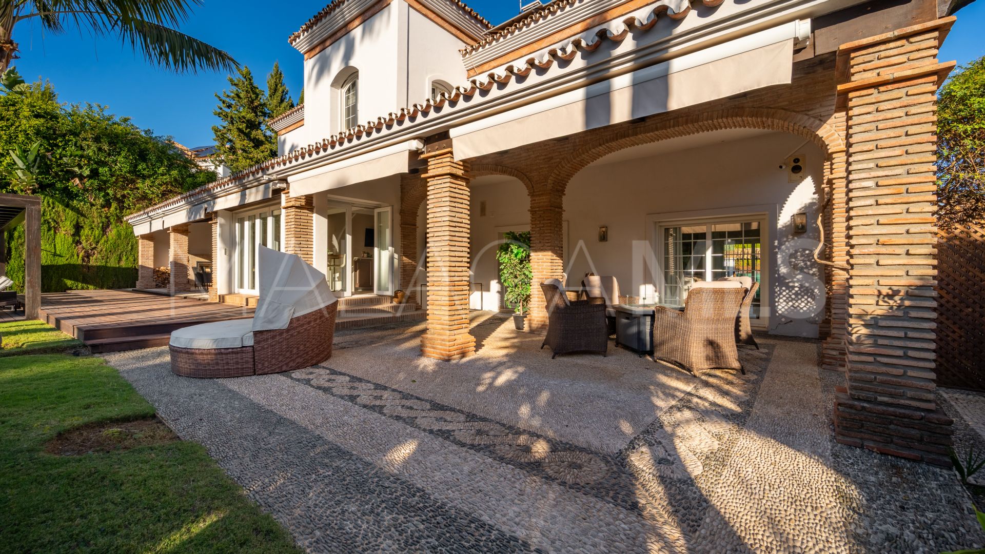 5 bedrooms villa in Aloha for sale