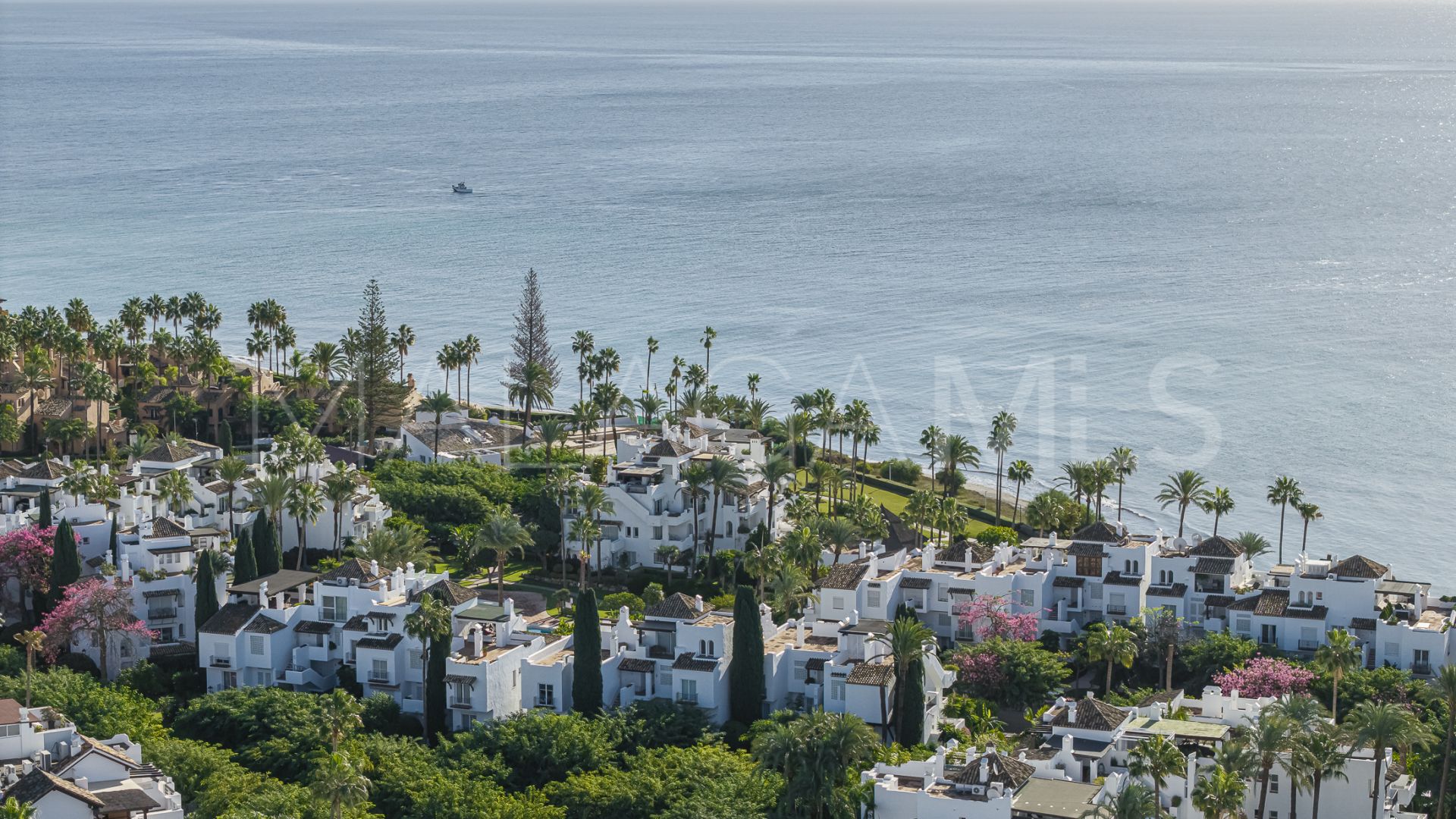 Ground floor apartment for sale in Alcazaba Beach