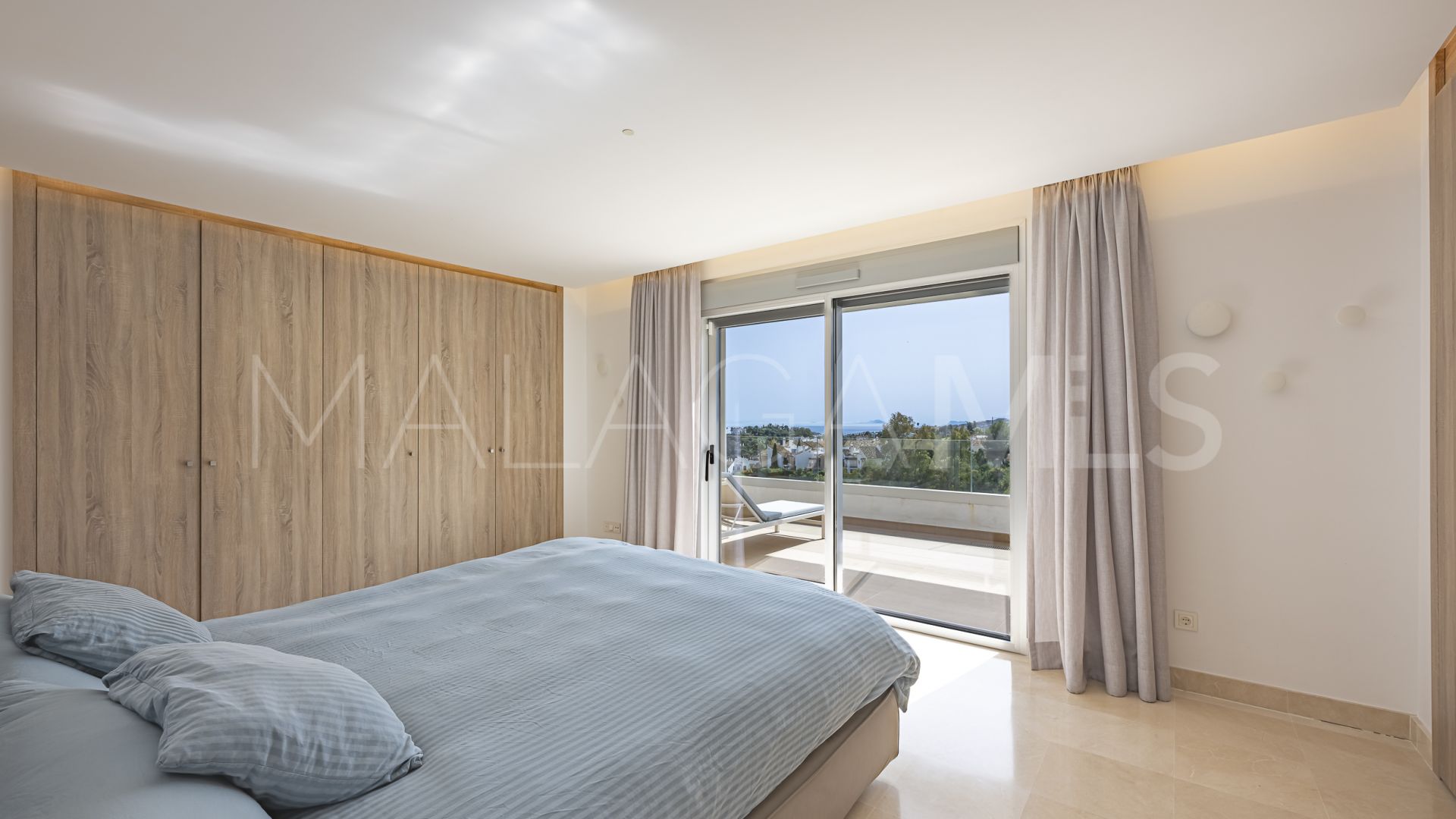 Duplex penthouse for sale in Botanic