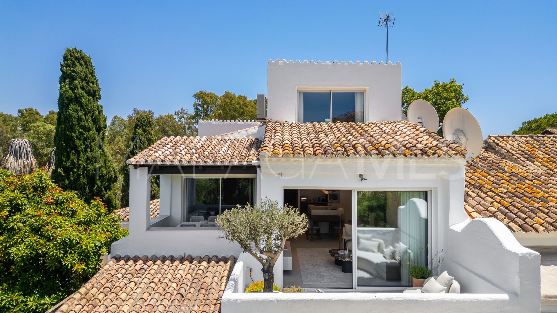 Duplex penthouse for sale in Jardines de las Fuentes