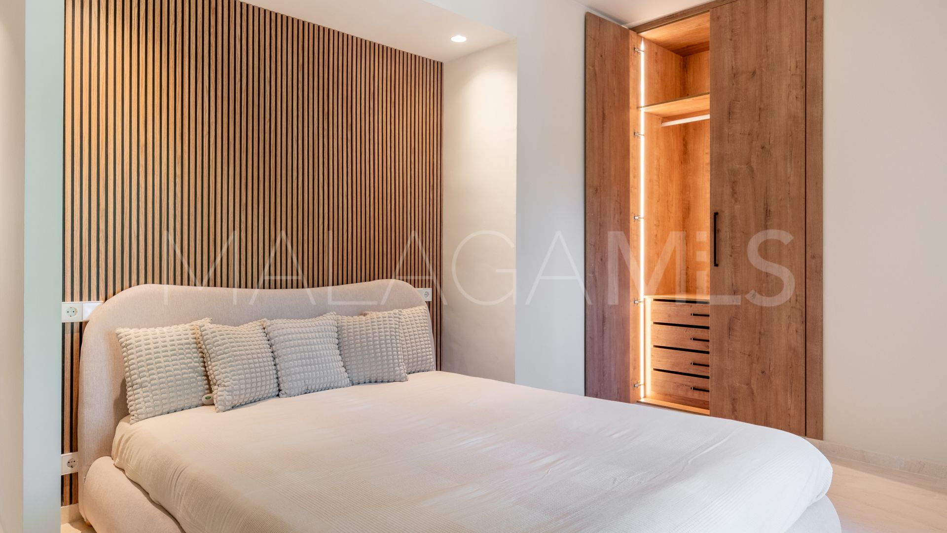 Duplex penthouse for sale in La Cartuja del Golf