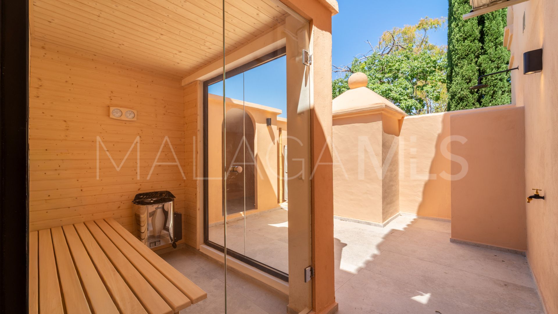 Duplex penthouse for sale in La Cartuja del Golf