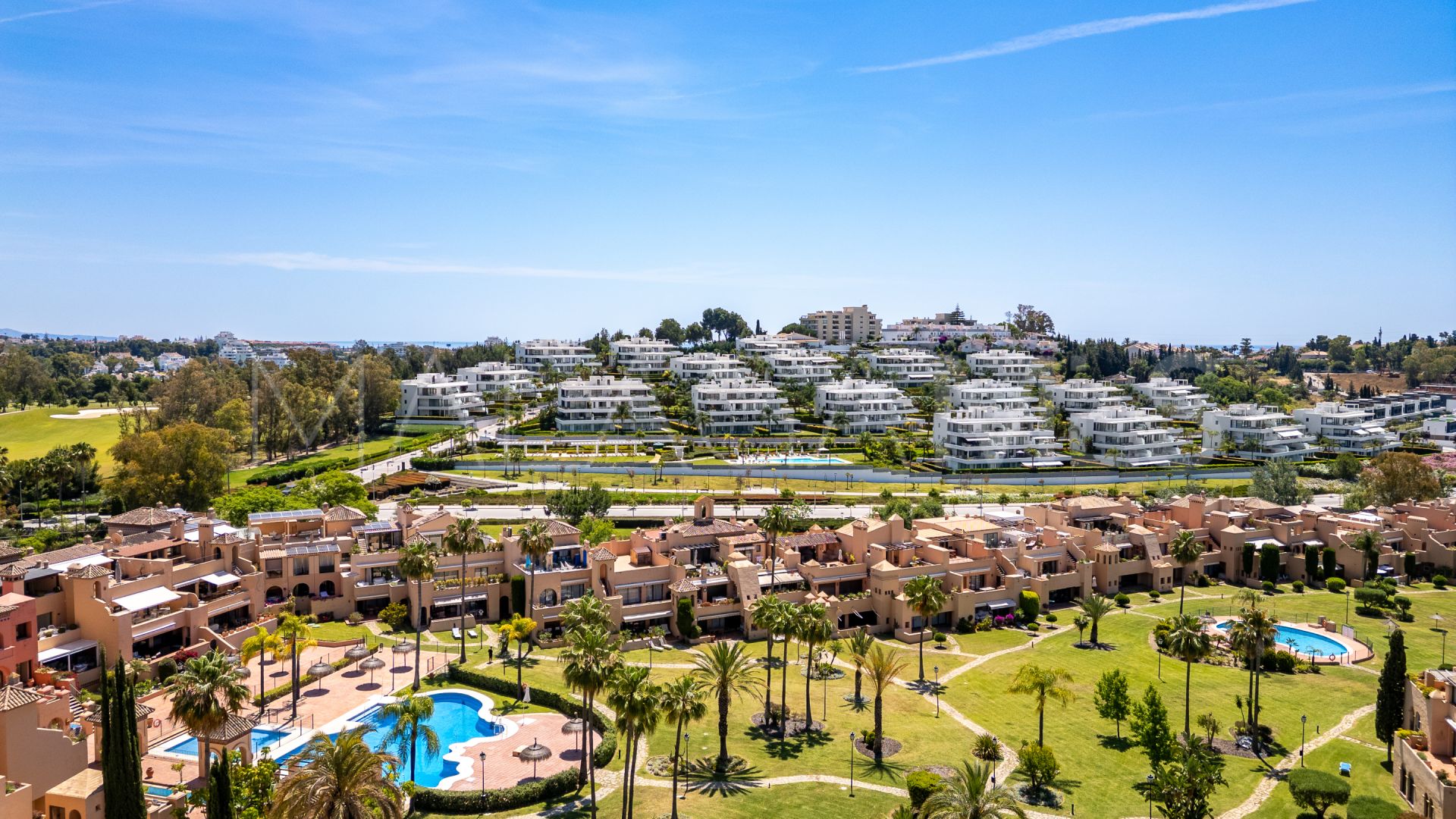 Duplex penthouse for sale in La Cartuja del Golf