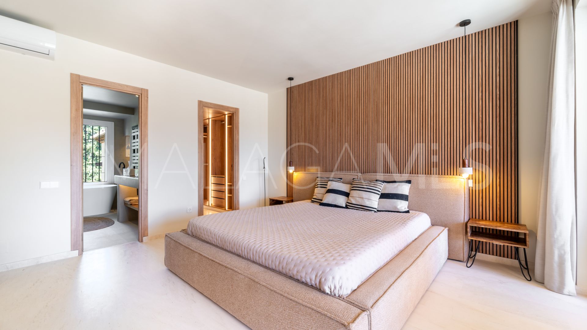 Duplex penthouse for sale in La Cartuja del Golf