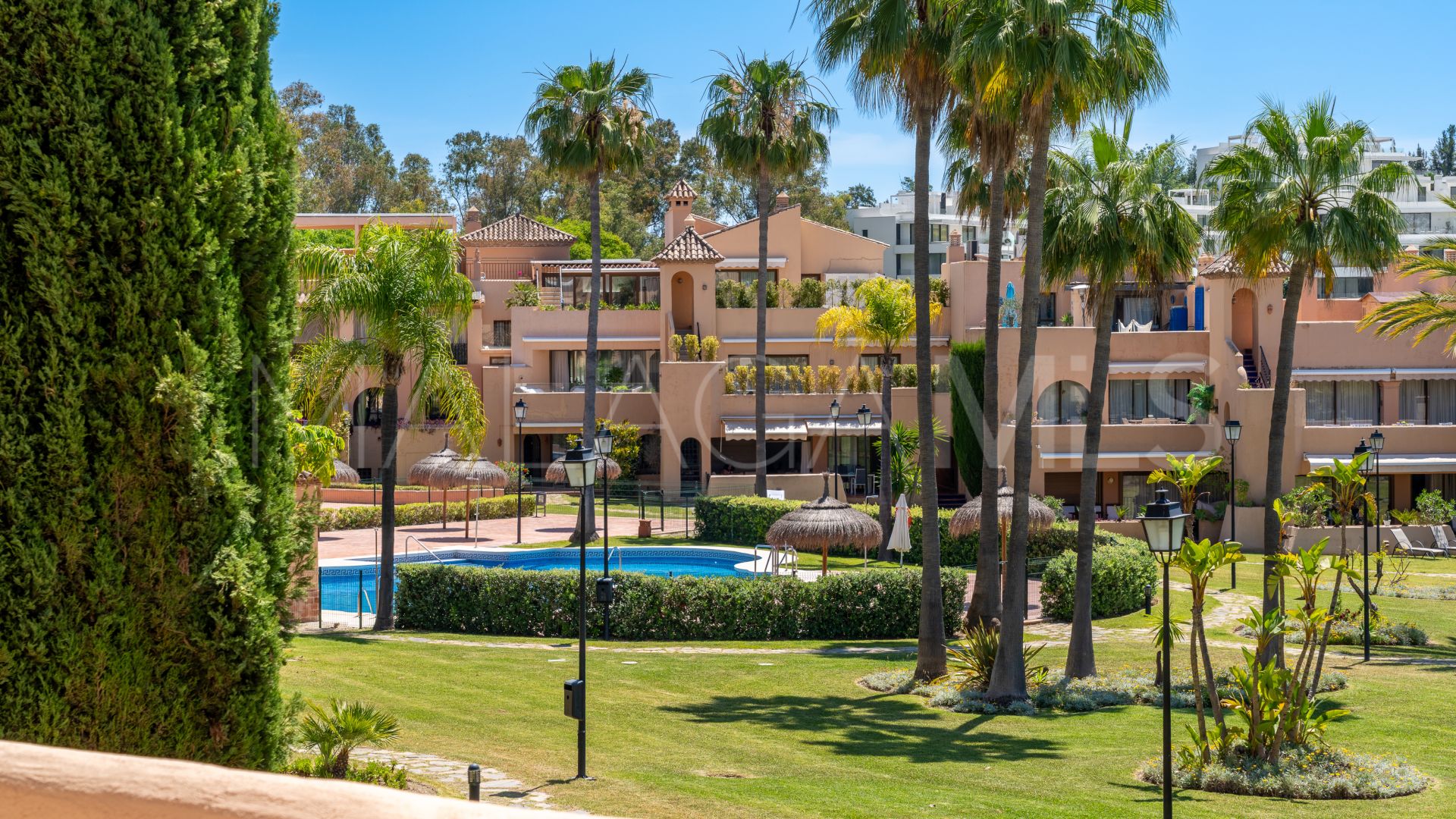 Duplex penthouse for sale in La Cartuja del Golf