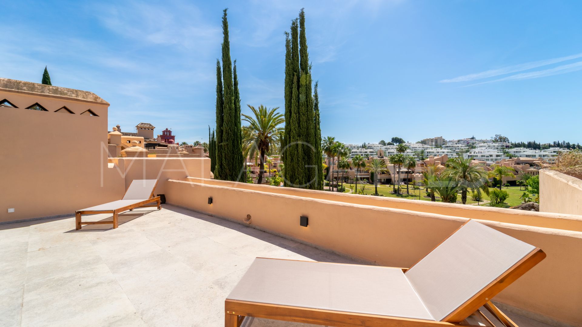 Duplex penthouse for sale in La Cartuja del Golf
