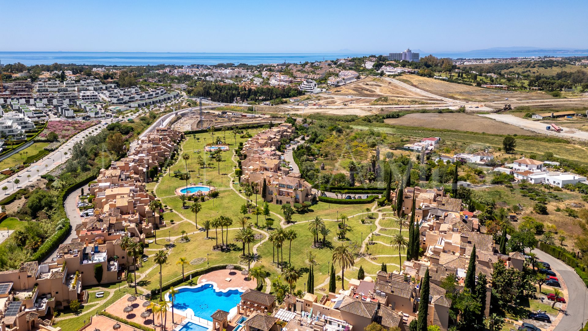 Duplex penthouse for sale in La Cartuja del Golf
