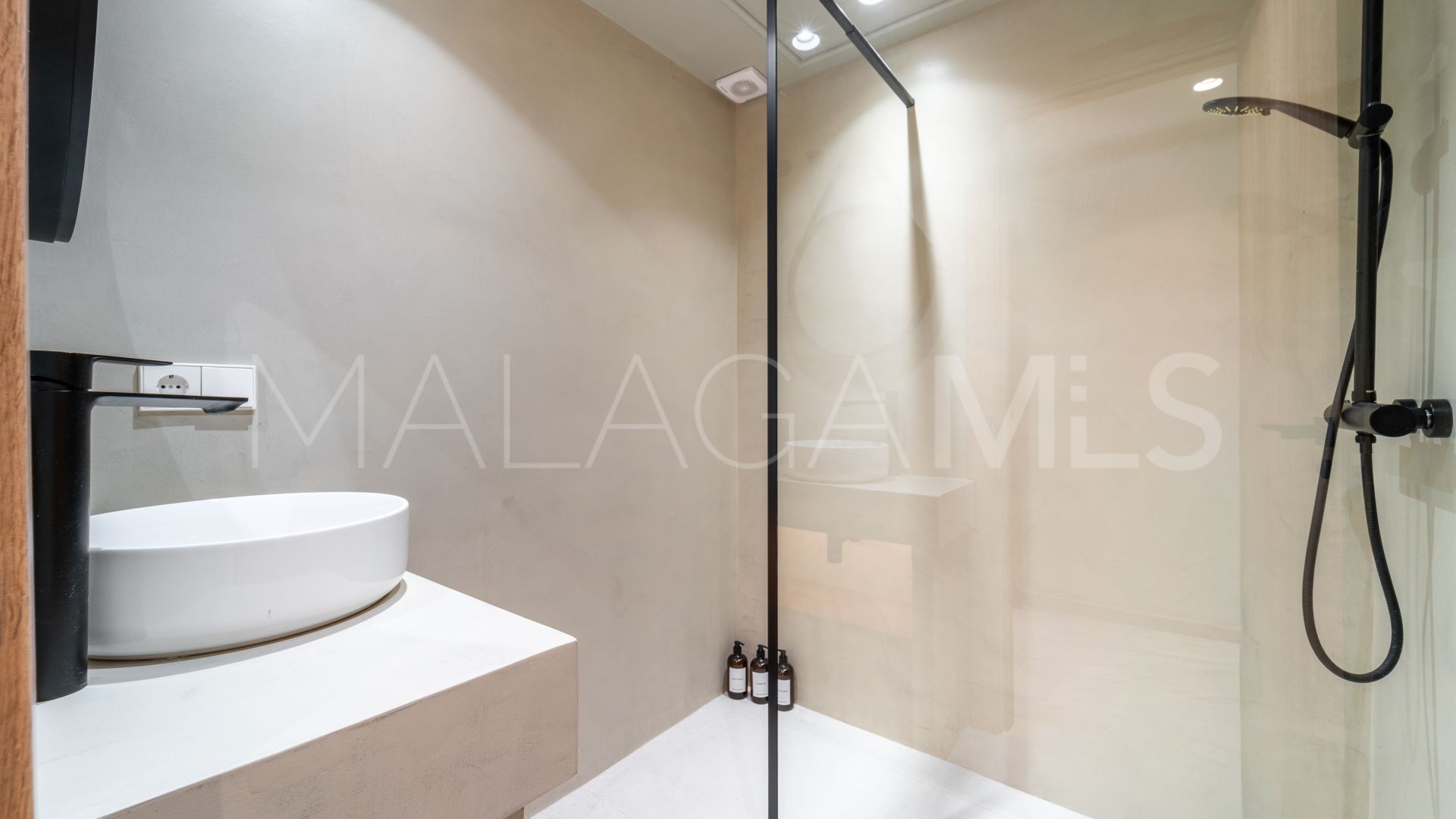 Duplex penthouse for sale in La Cartuja del Golf