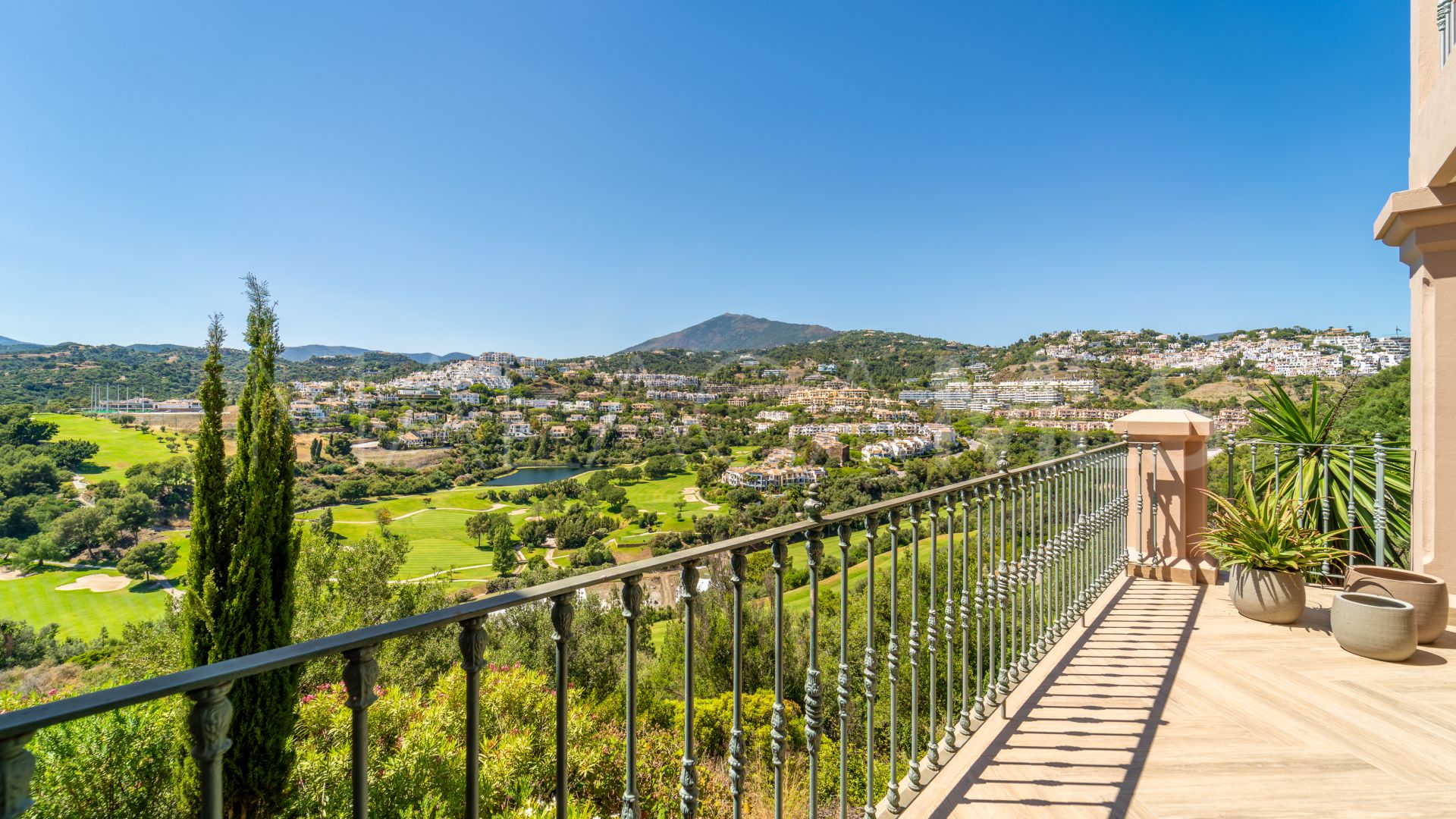 Buy adosado in Monte Halcones de 3 bedrooms