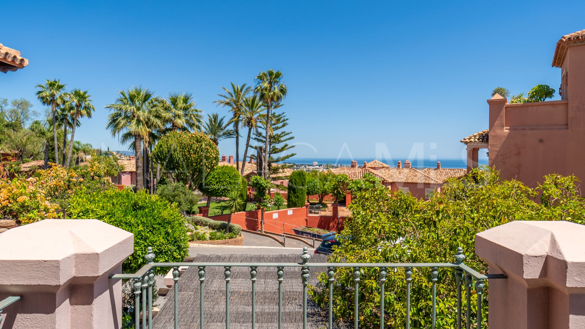 Buy adosado in Monte Halcones de 3 bedrooms