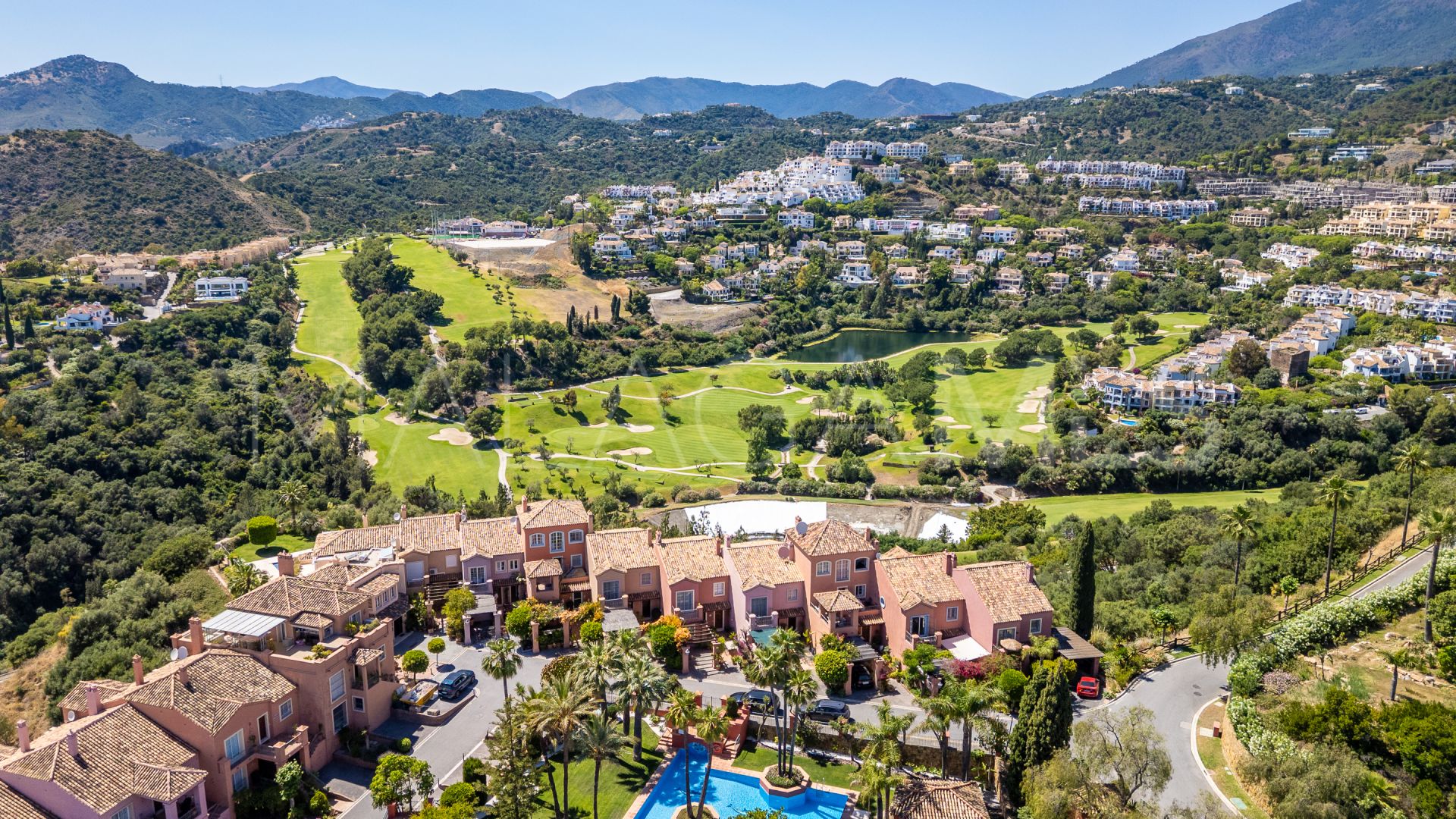 Buy adosado in Monte Halcones de 3 bedrooms