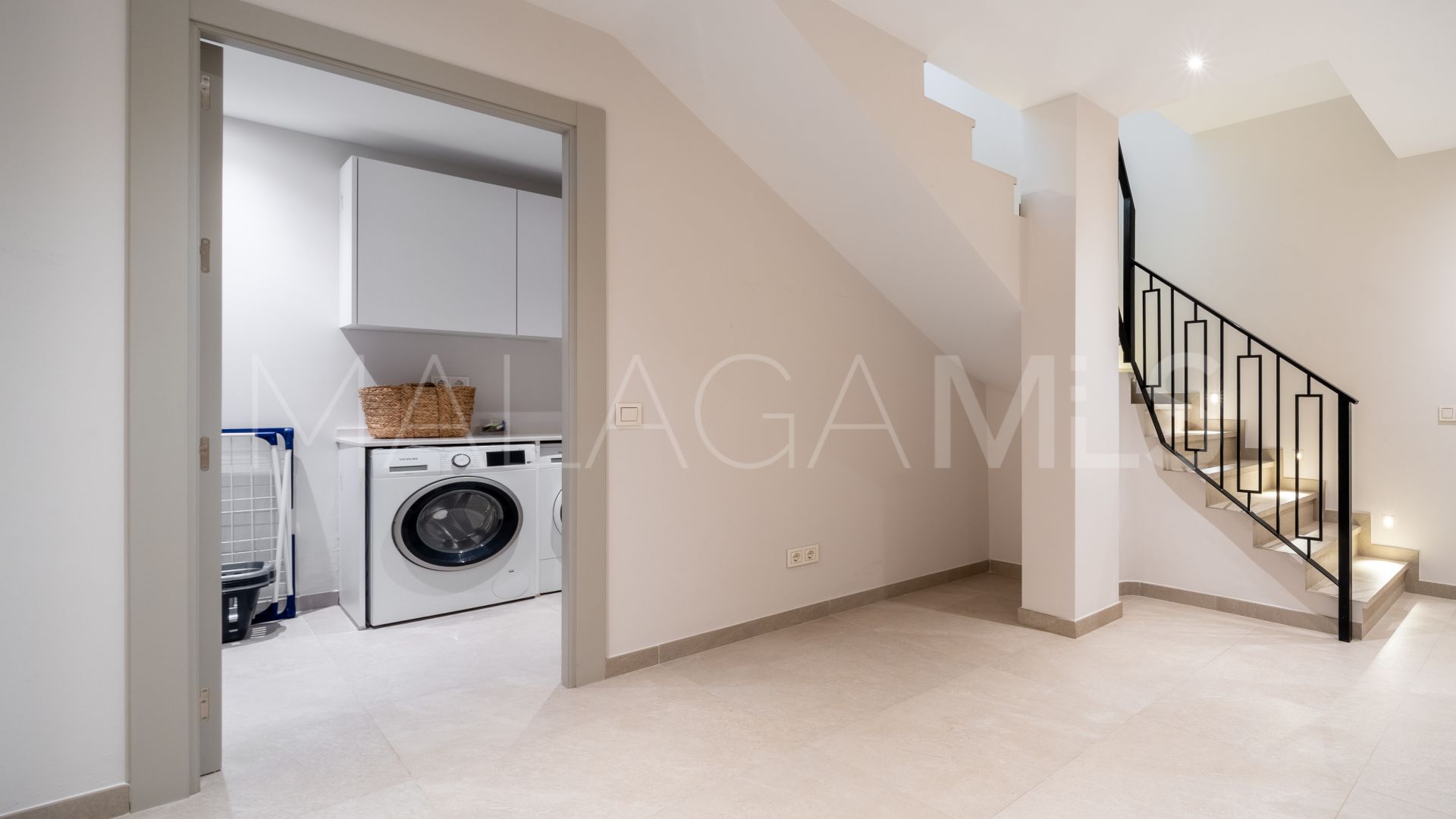 For sale 6 bedrooms villa in Los Naranjos Golf