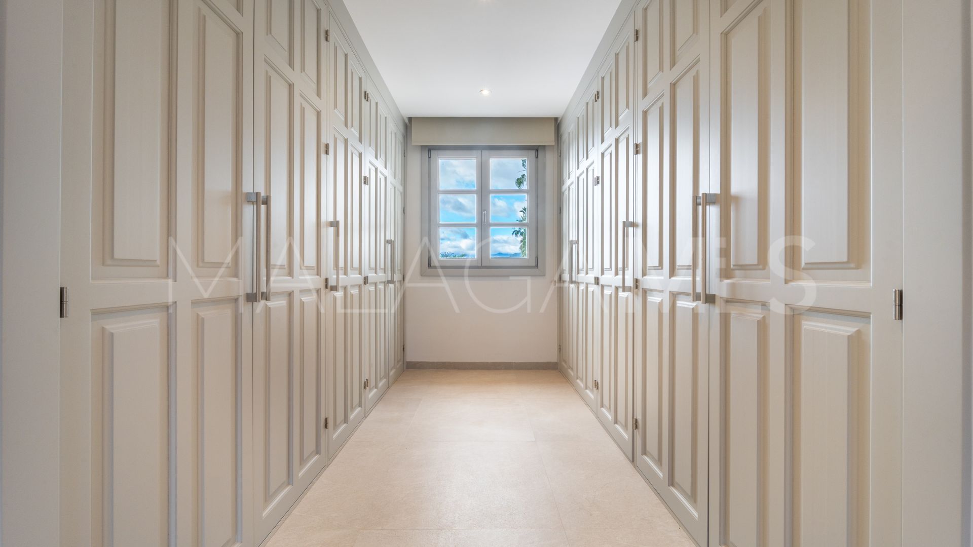 For sale 6 bedrooms villa in Los Naranjos Golf