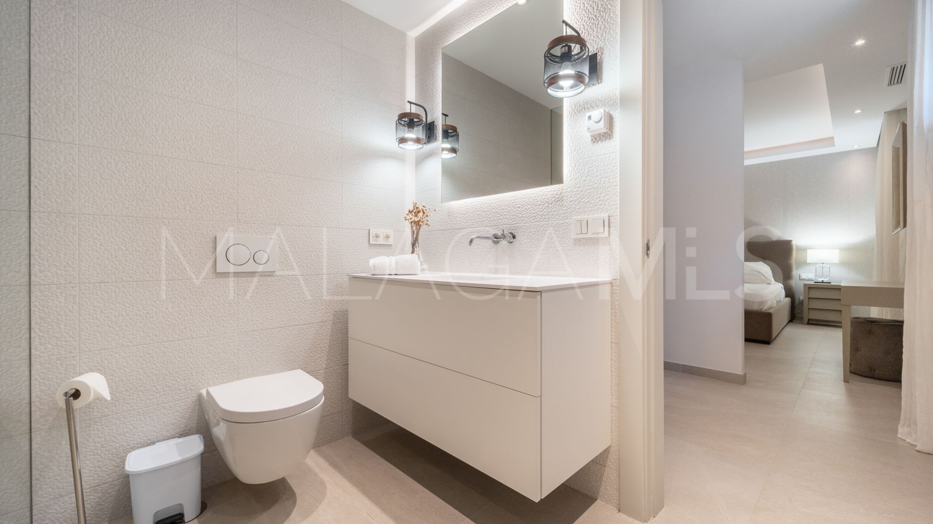 For sale 6 bedrooms villa in Los Naranjos Golf