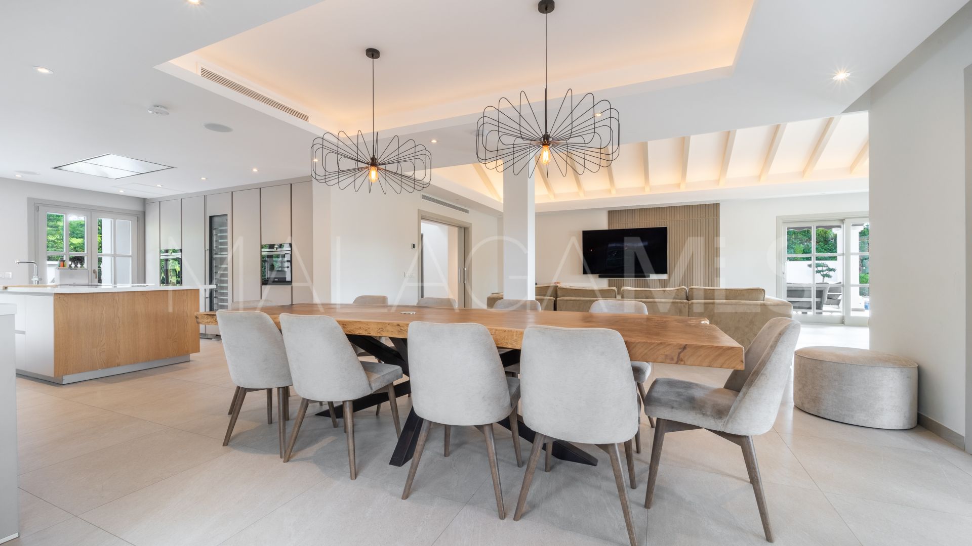 For sale 6 bedrooms villa in Los Naranjos Golf