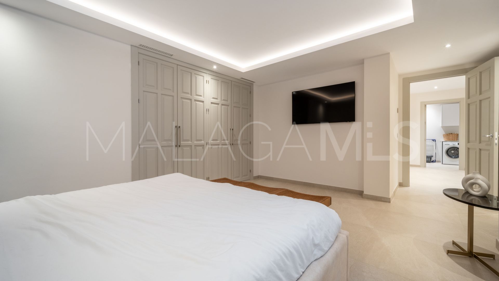 For sale 6 bedrooms villa in Los Naranjos Golf