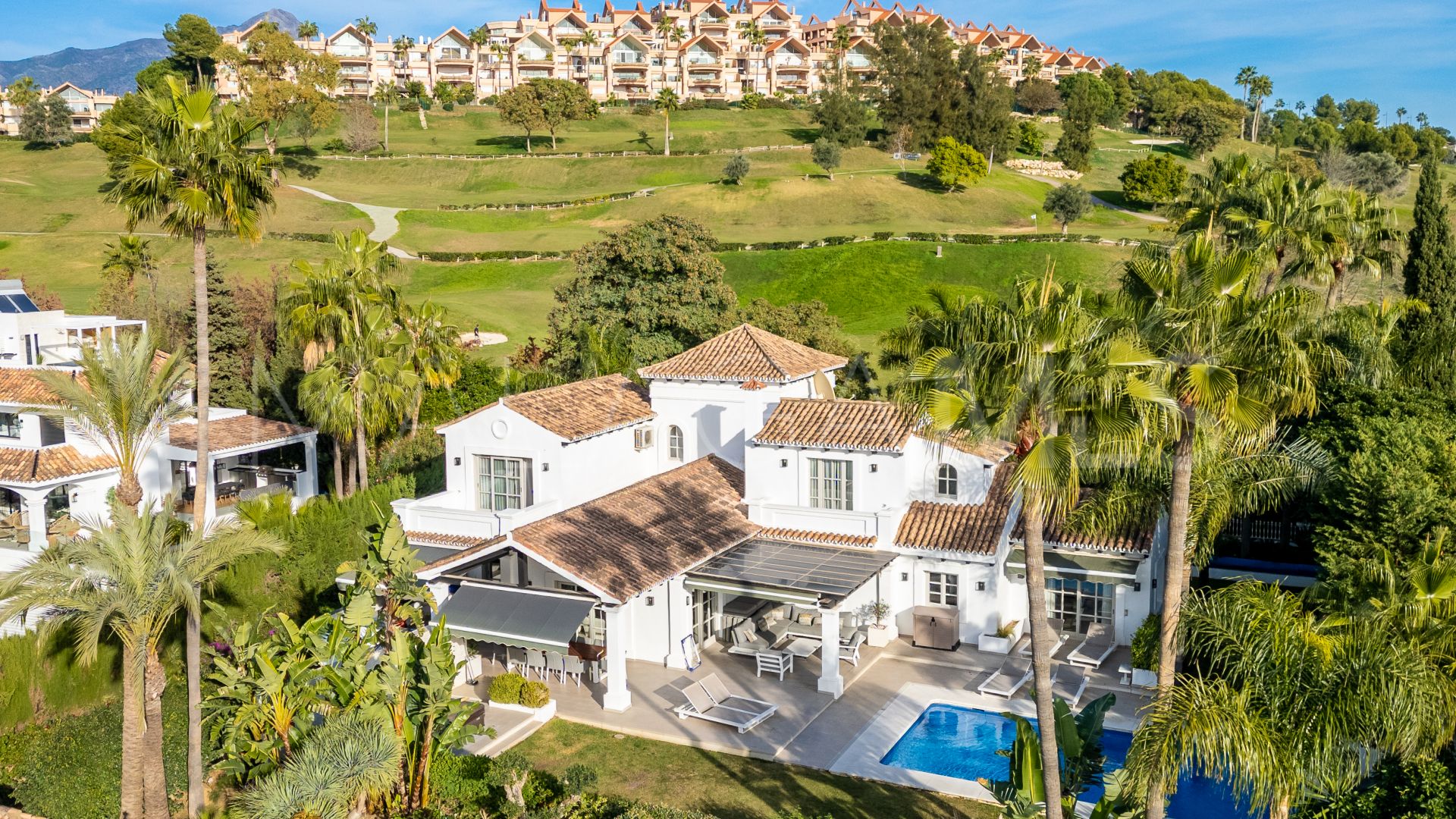 For sale 6 bedrooms villa in Los Naranjos Golf