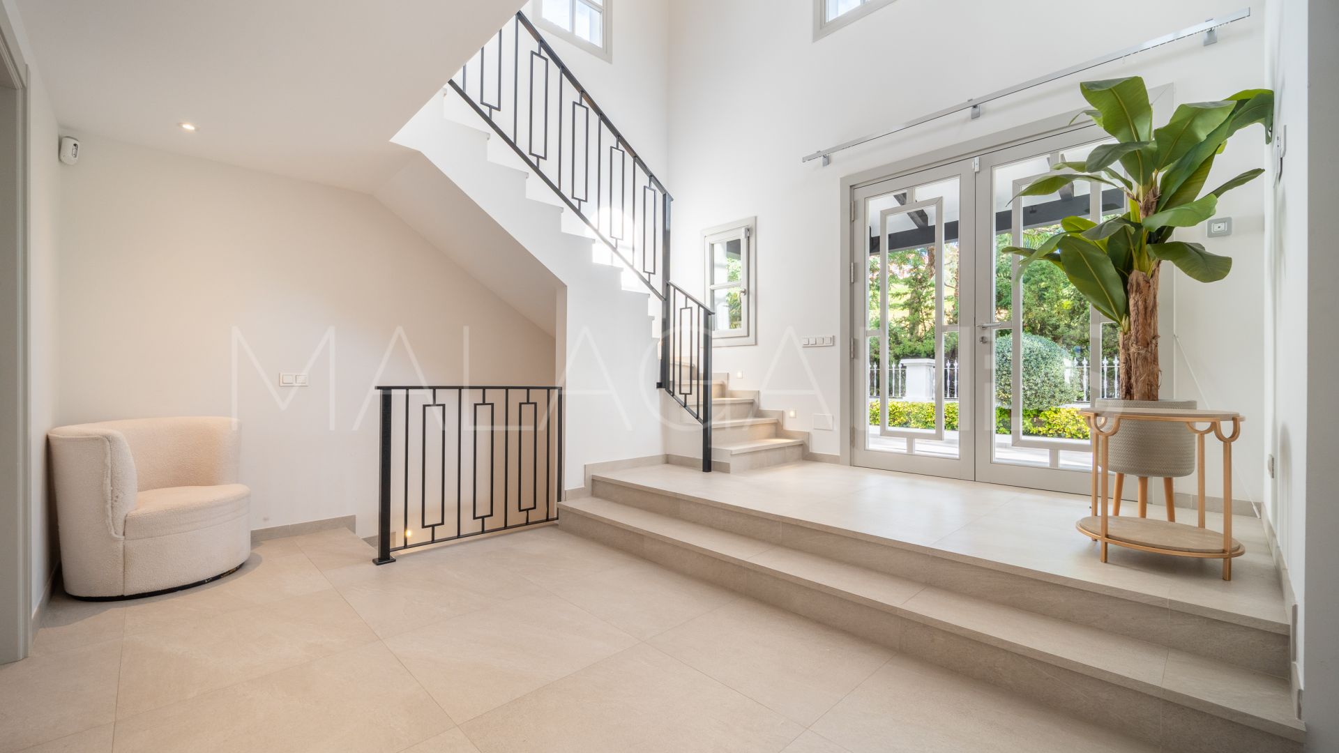 For sale 6 bedrooms villa in Los Naranjos Golf