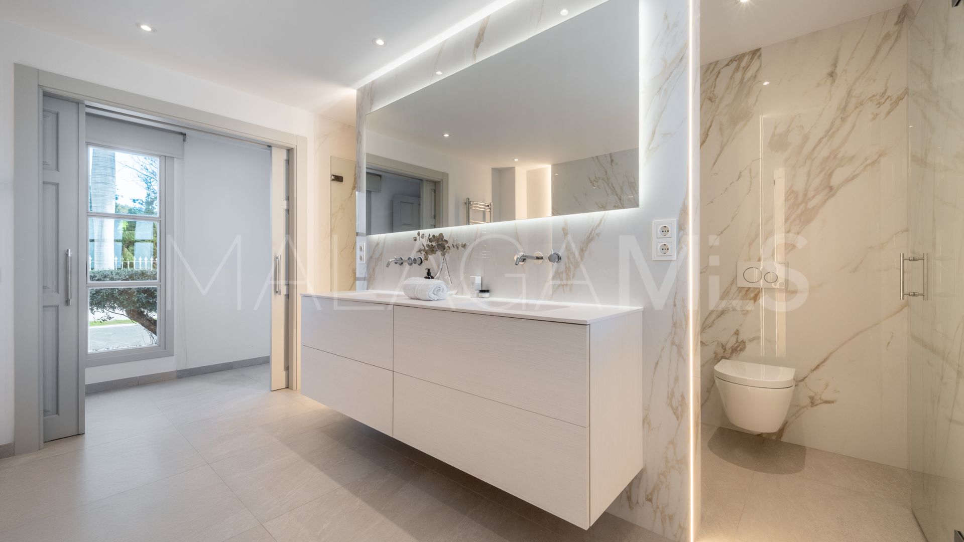 For sale 6 bedrooms villa in Los Naranjos Golf