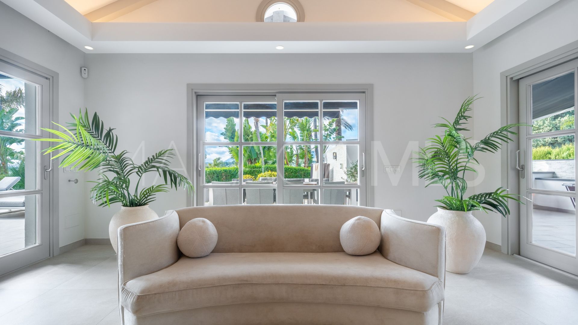 For sale 6 bedrooms villa in Los Naranjos Golf