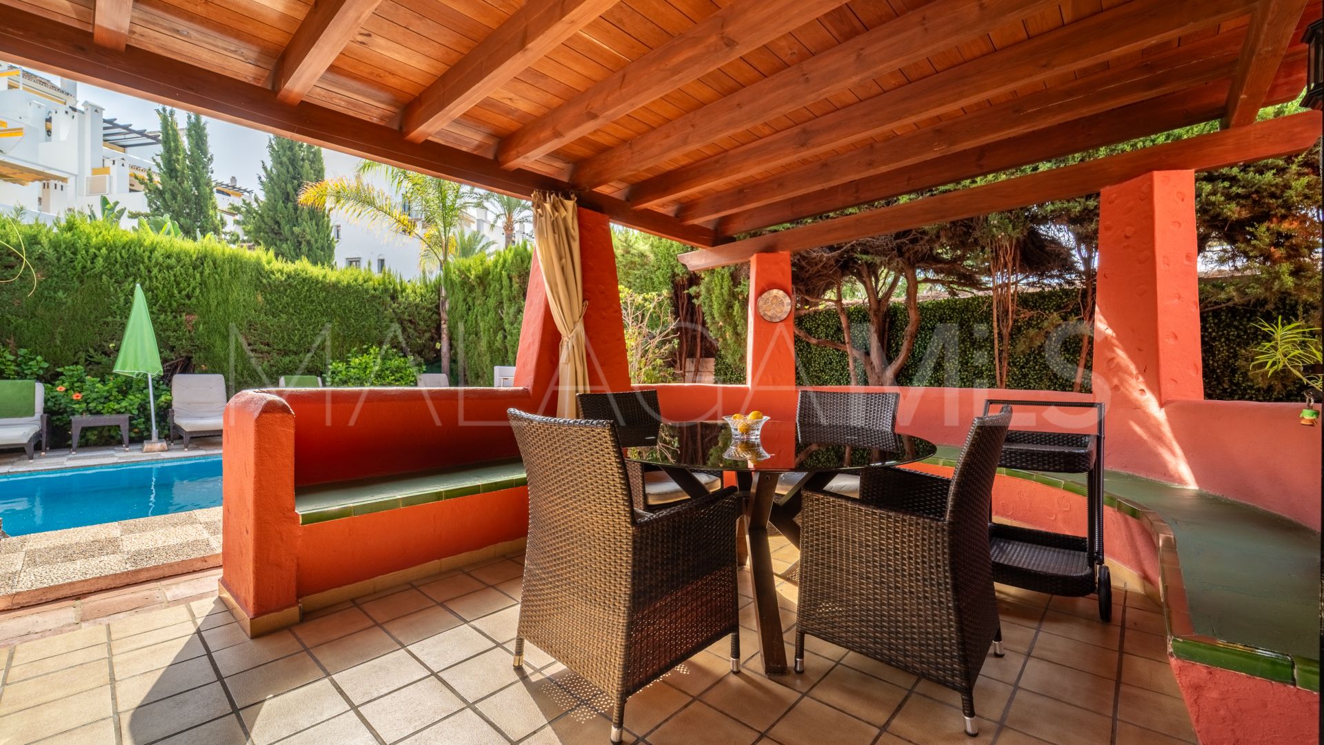 Villa for sale in Nueva Andalucia