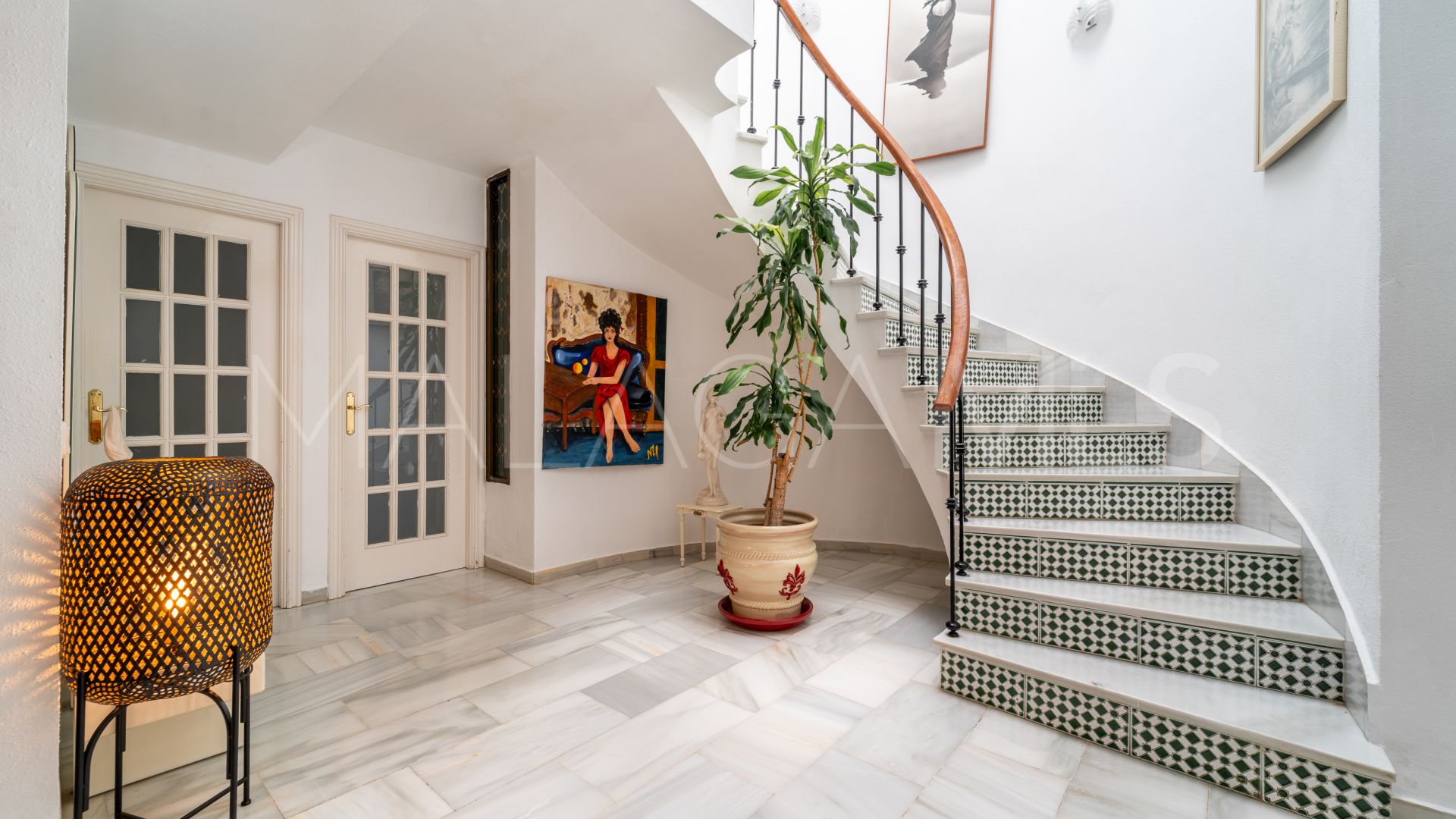 Villa for sale in Nueva Andalucia