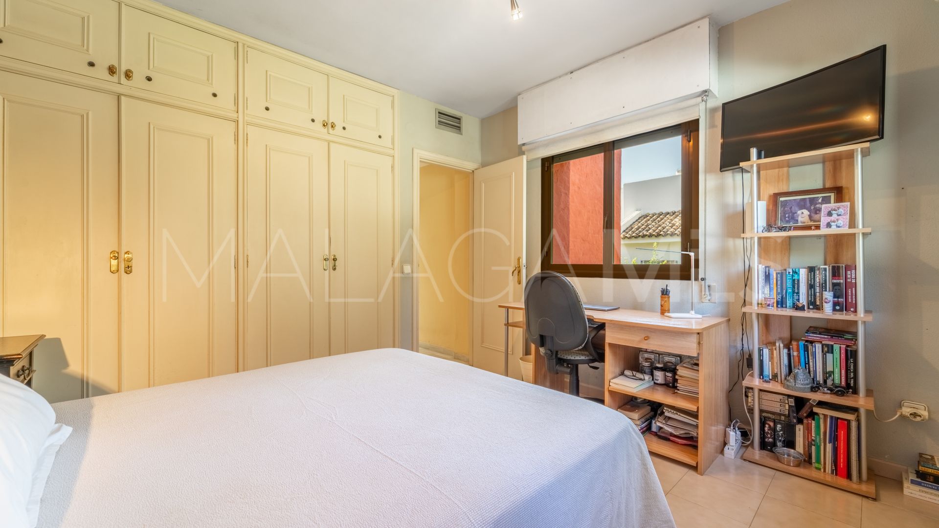 Villa for sale in Nueva Andalucia