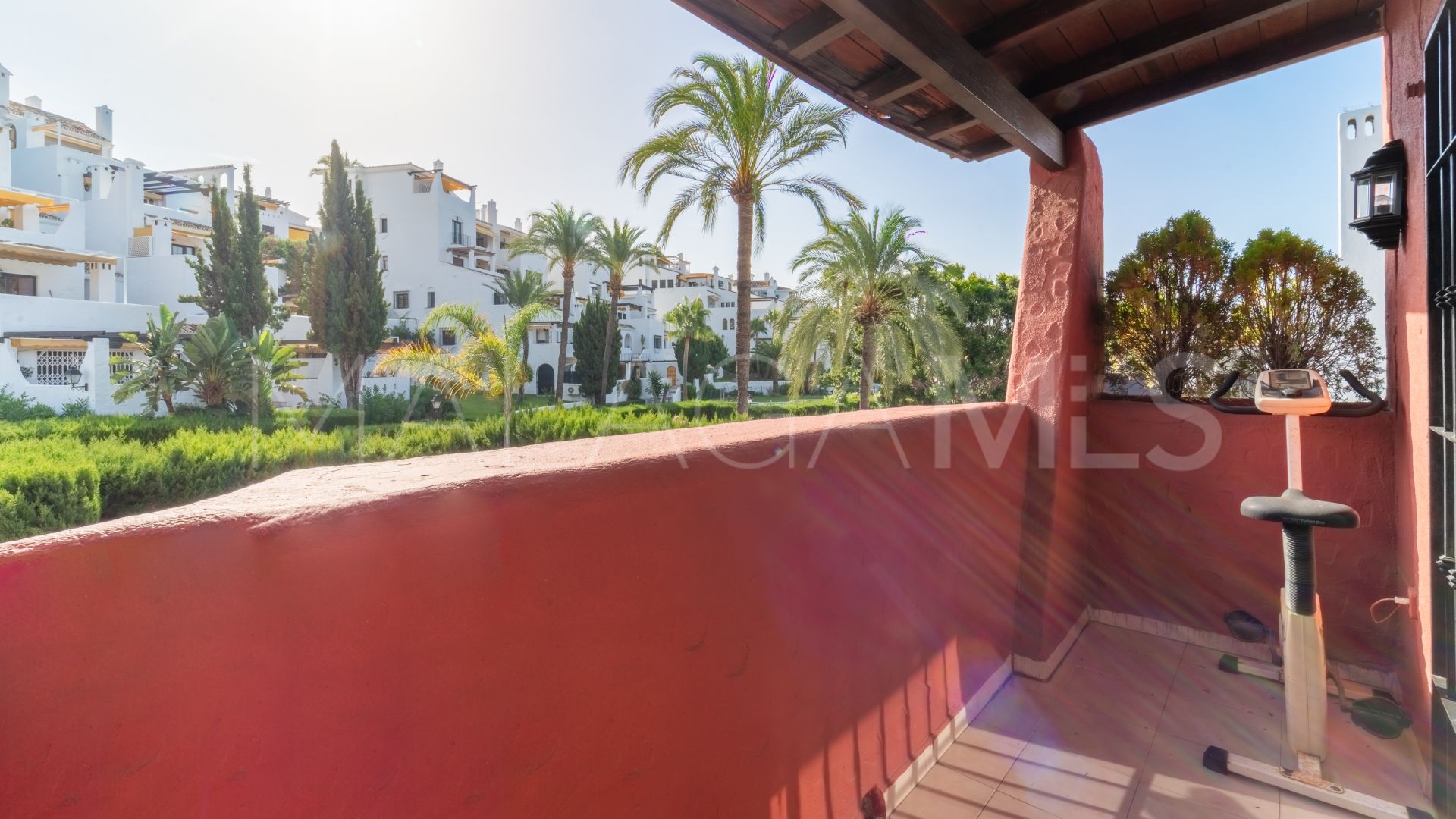 Villa for sale in Nueva Andalucia