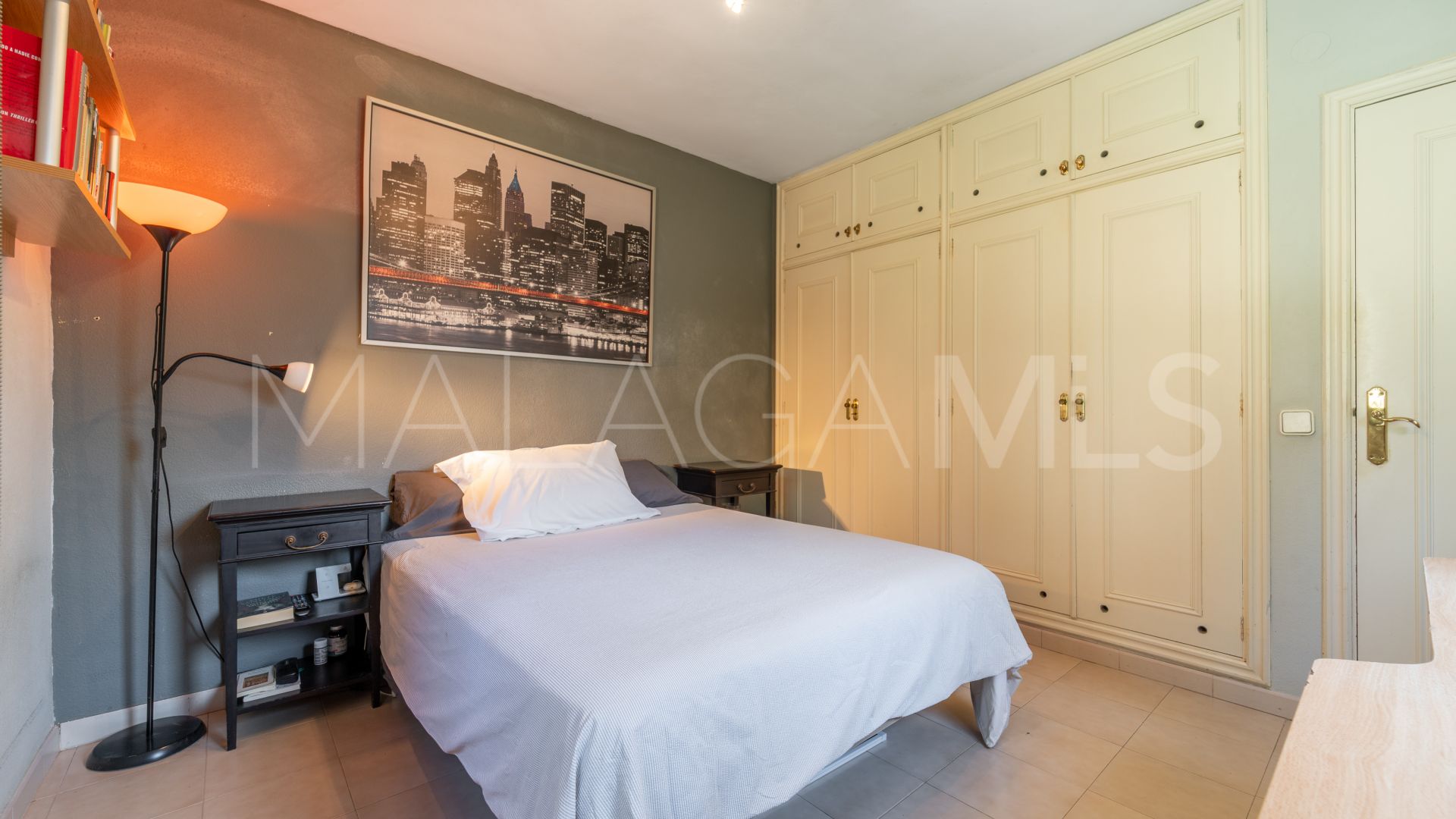 Villa for sale in Nueva Andalucia