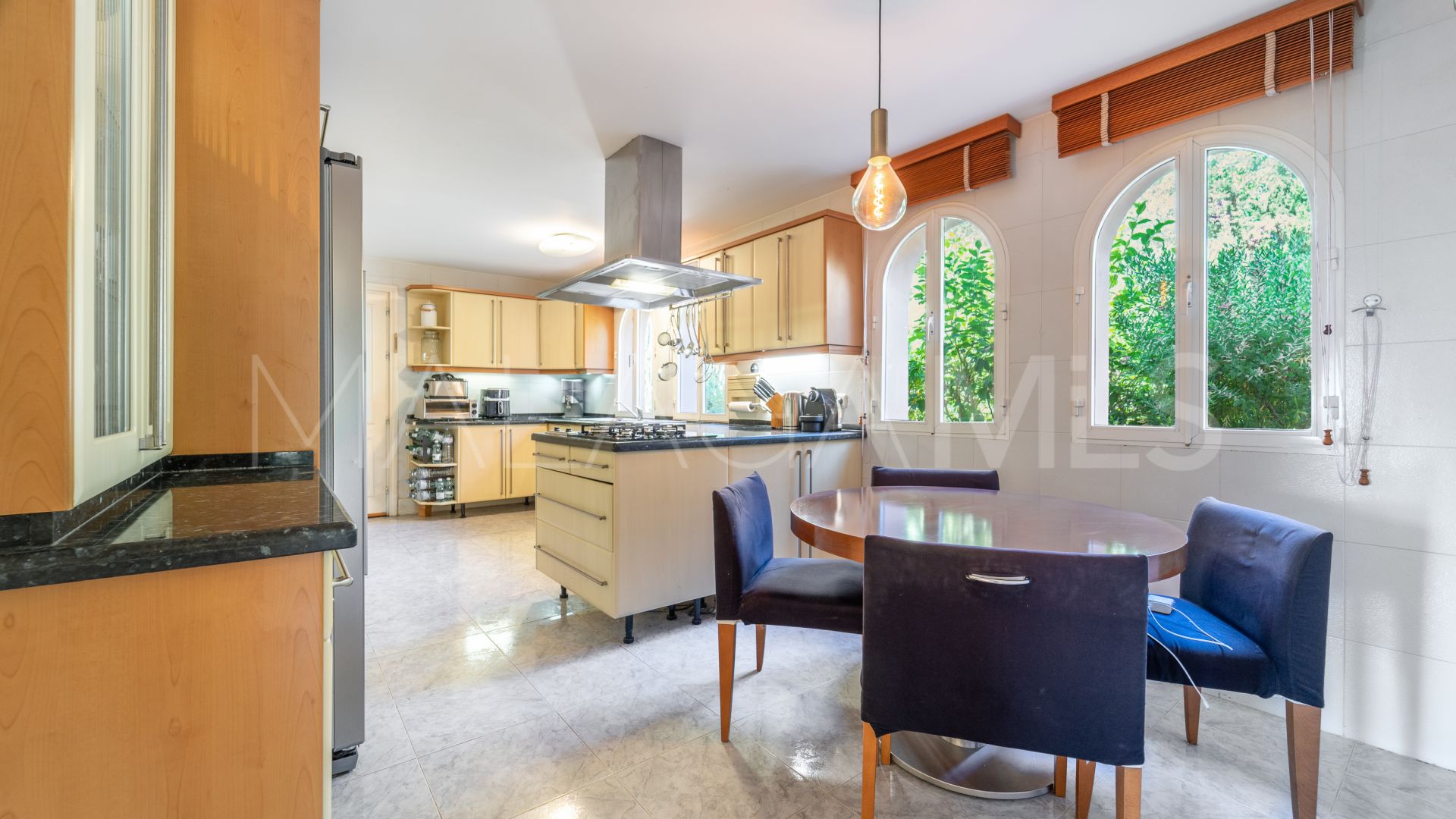 Villa for sale in Cerrado de Elviria