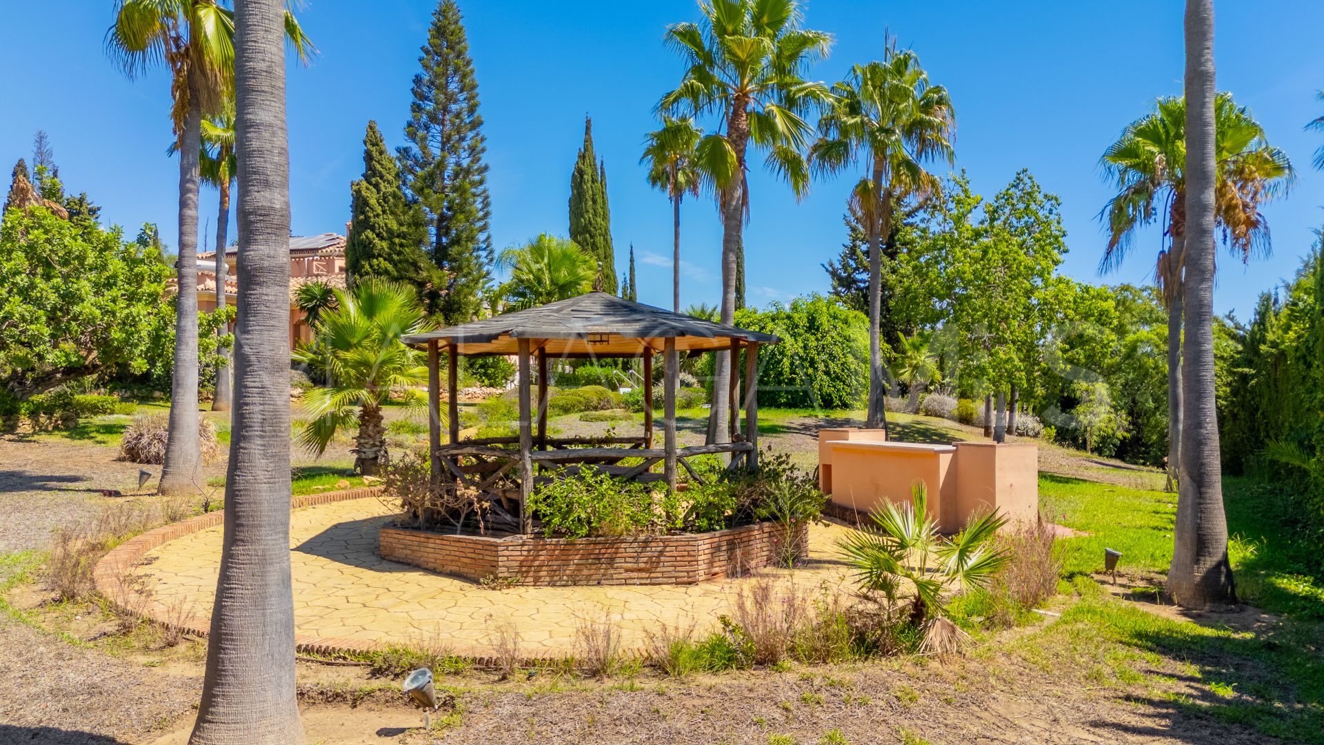 Villa for sale in Cerrado de Elviria