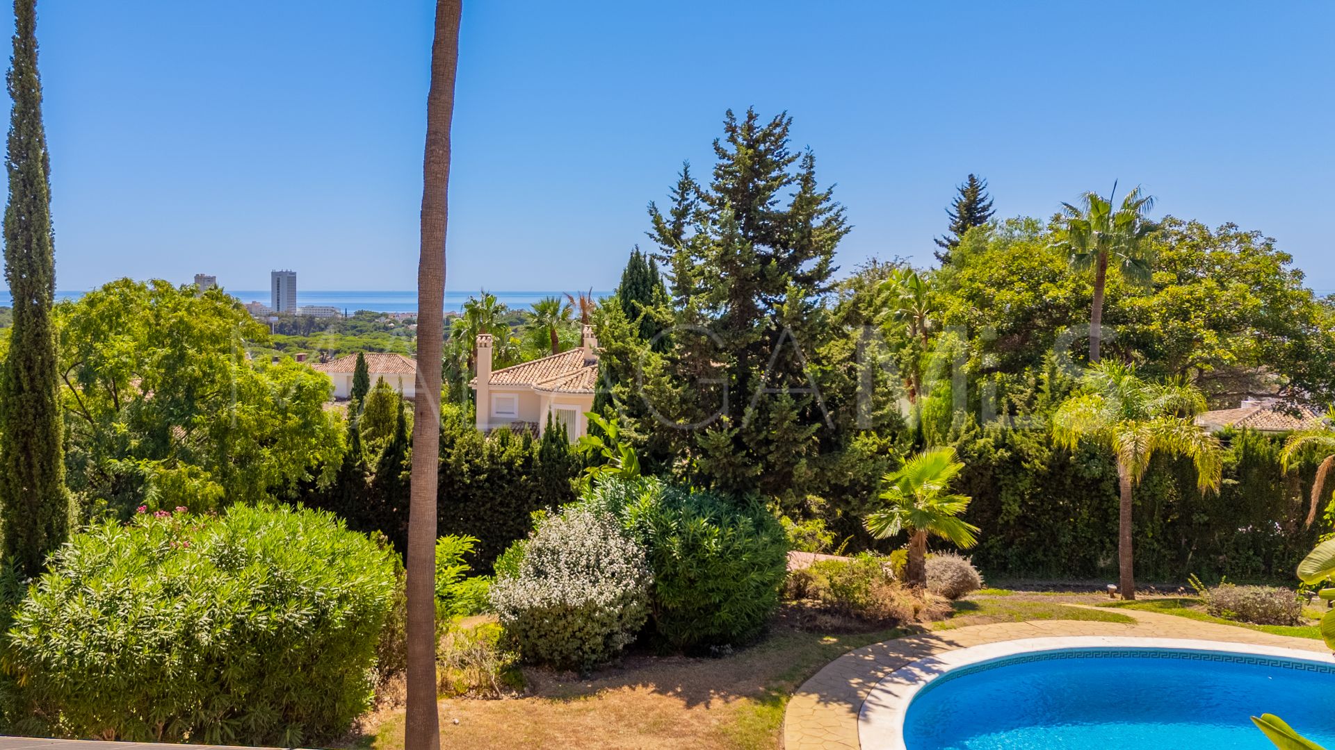 Villa for sale in Cerrado de Elviria