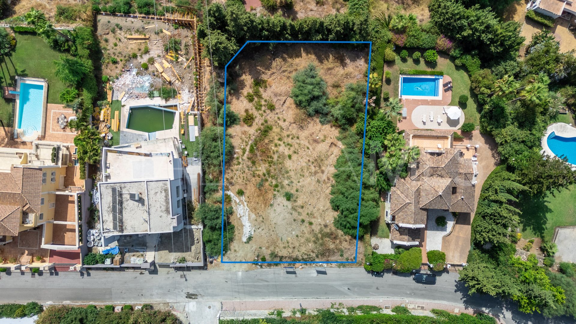 Terrain for sale in Paraiso Medio