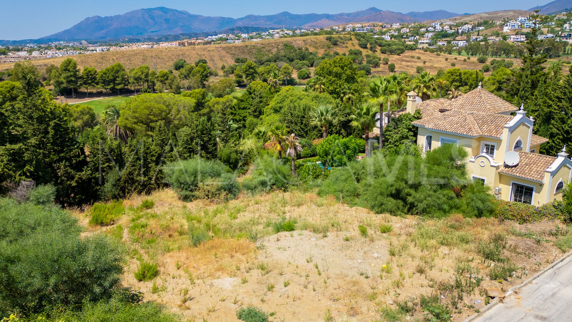 Terrain for sale in Paraiso Medio