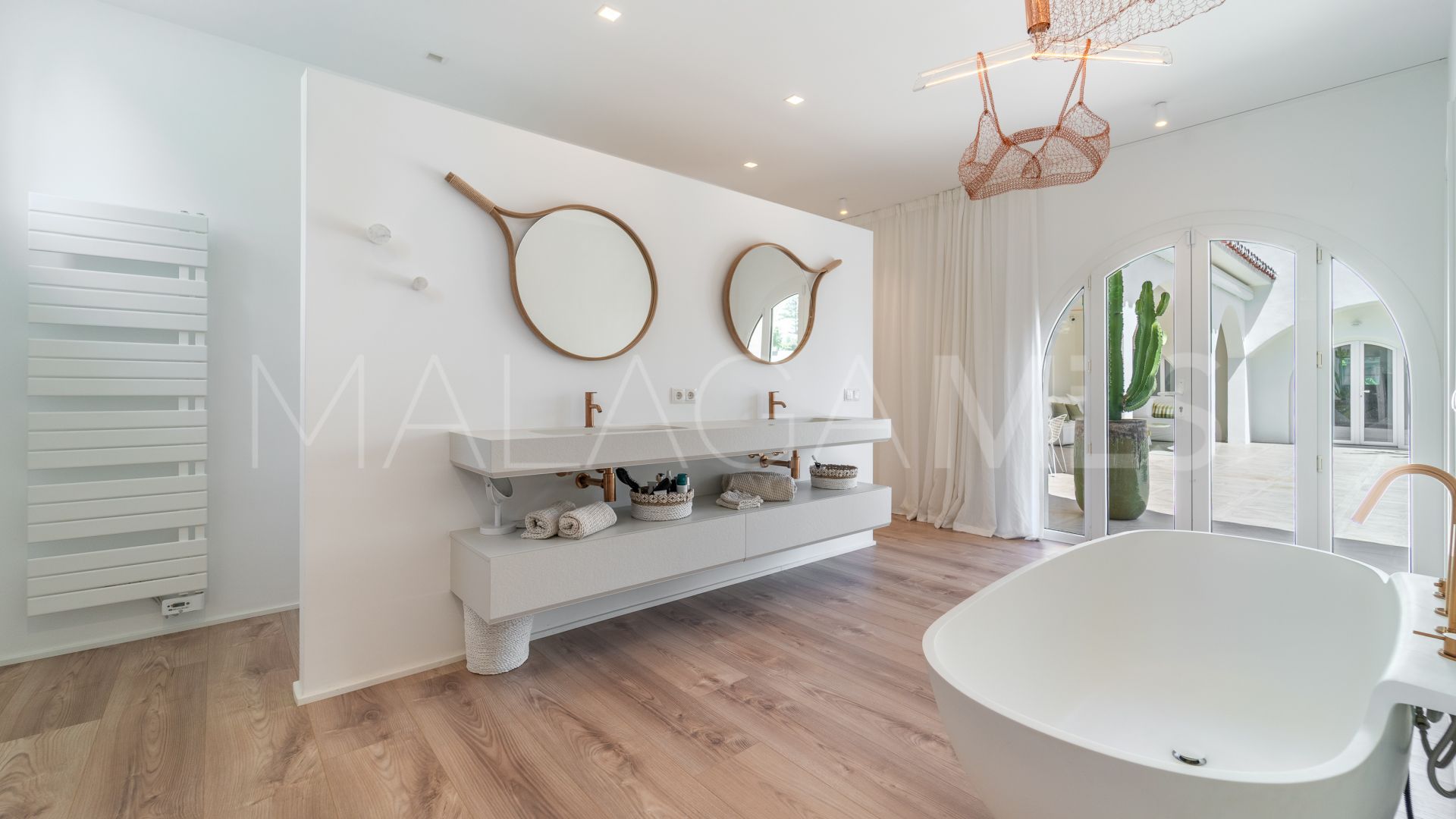 Villa for sale in Guadalmina Alta