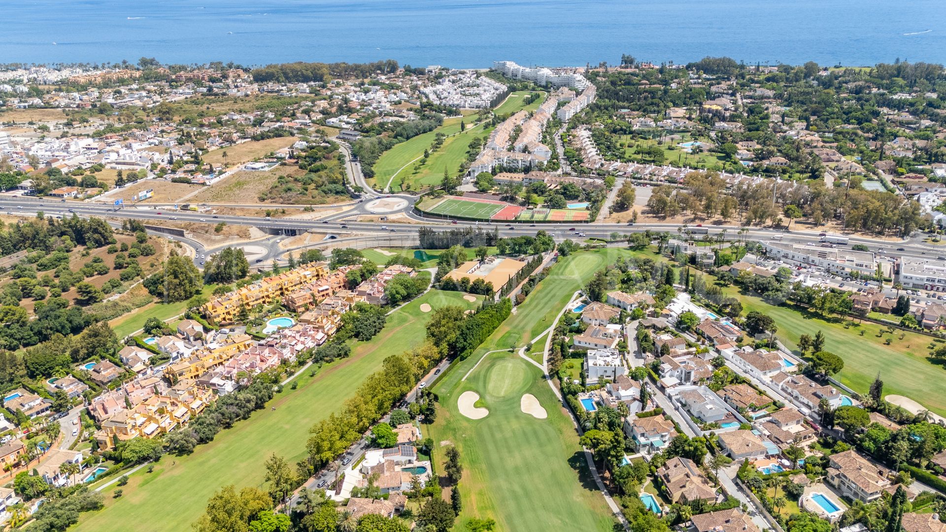 Villa for sale in Guadalmina Alta