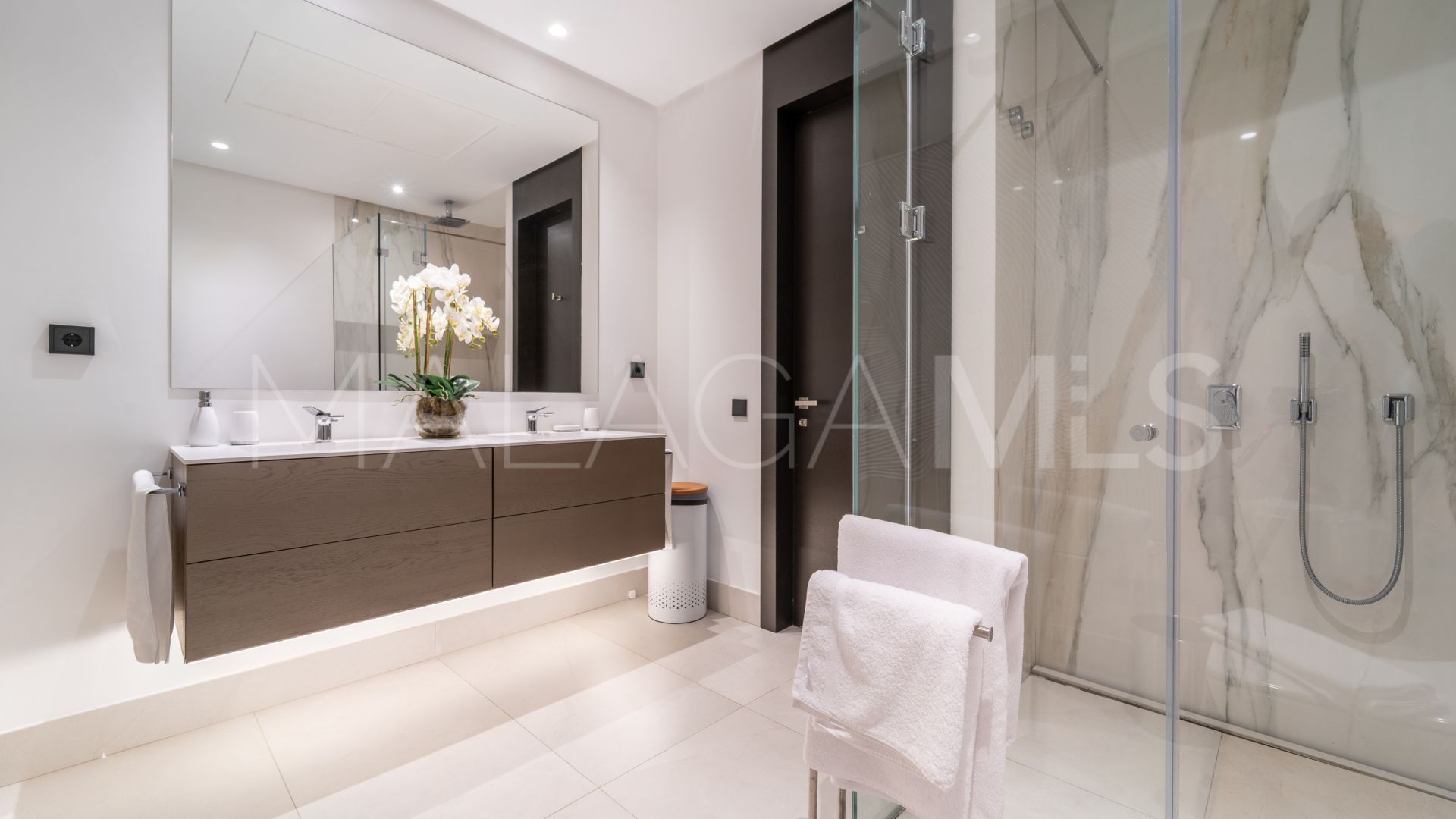 Ground floor duplex for sale in Epic Marbella