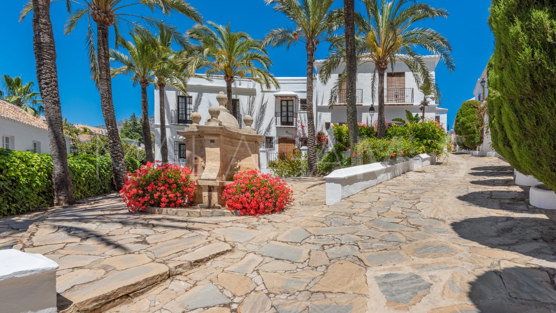 Town house in Lomas Pueblo for sale