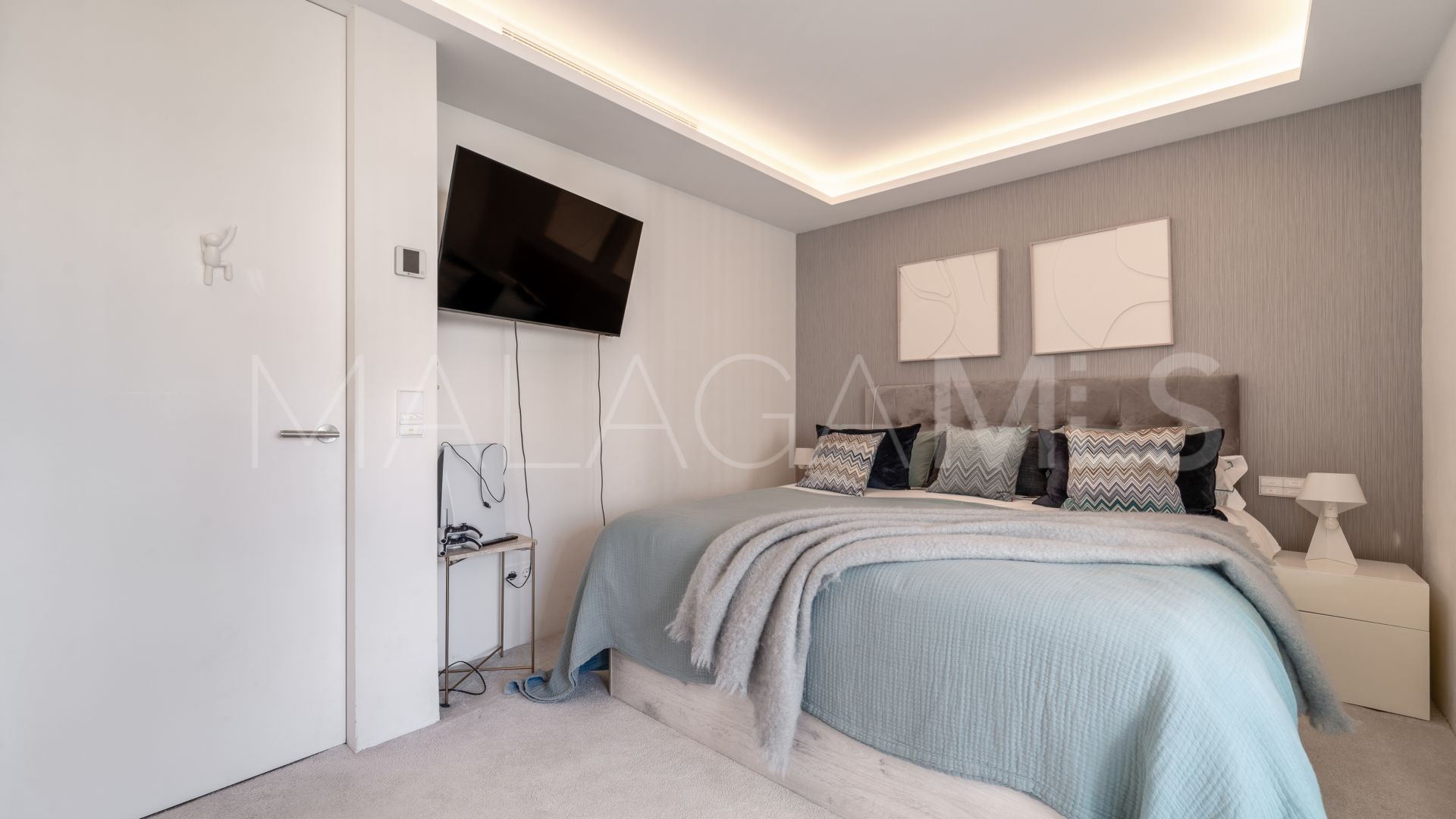 Duplex penthouse for sale in Monte Paraiso