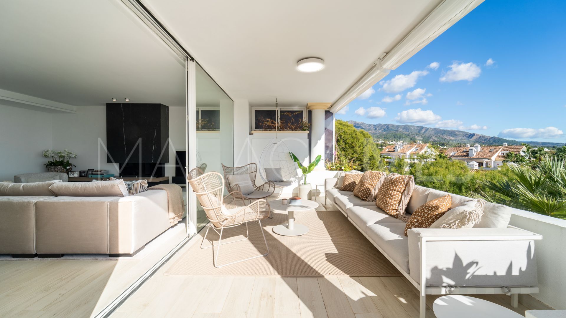 Duplex penthouse for sale in Monte Paraiso