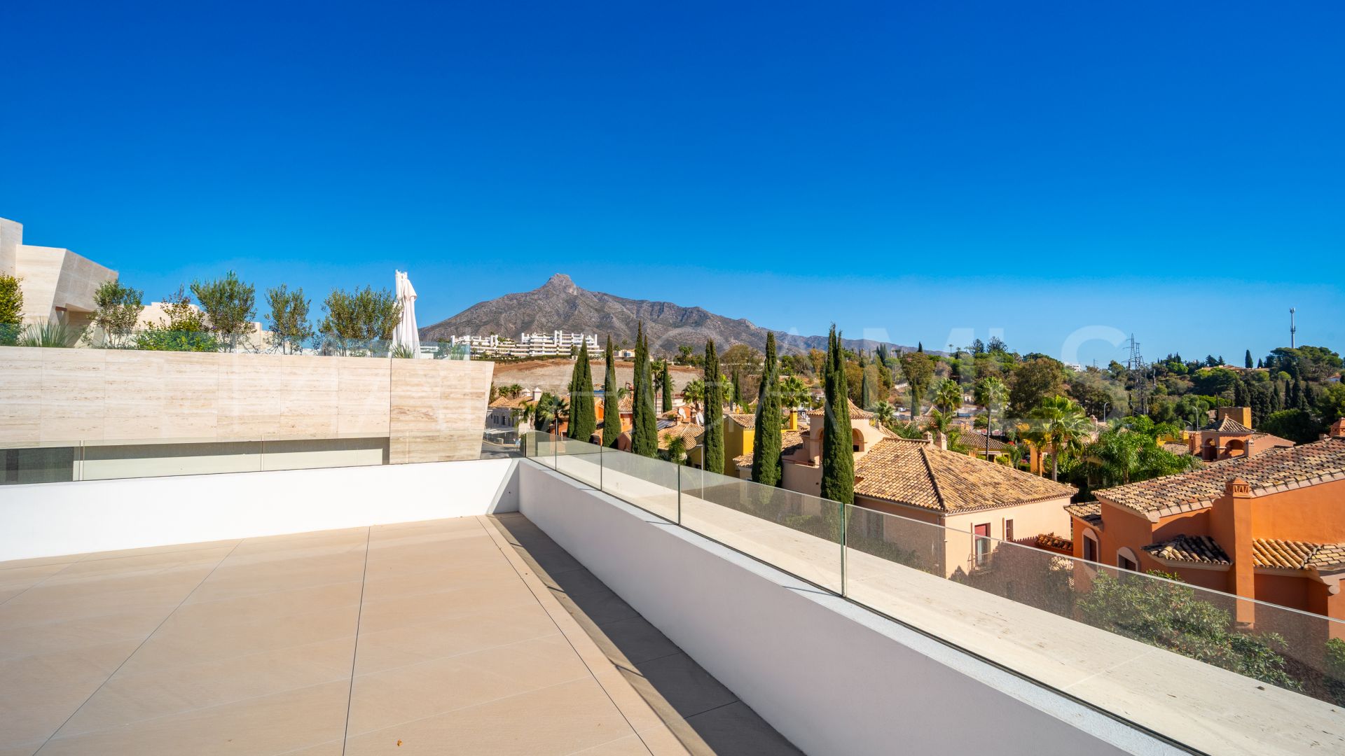 Atico duplex a la venta in Epic Marbella