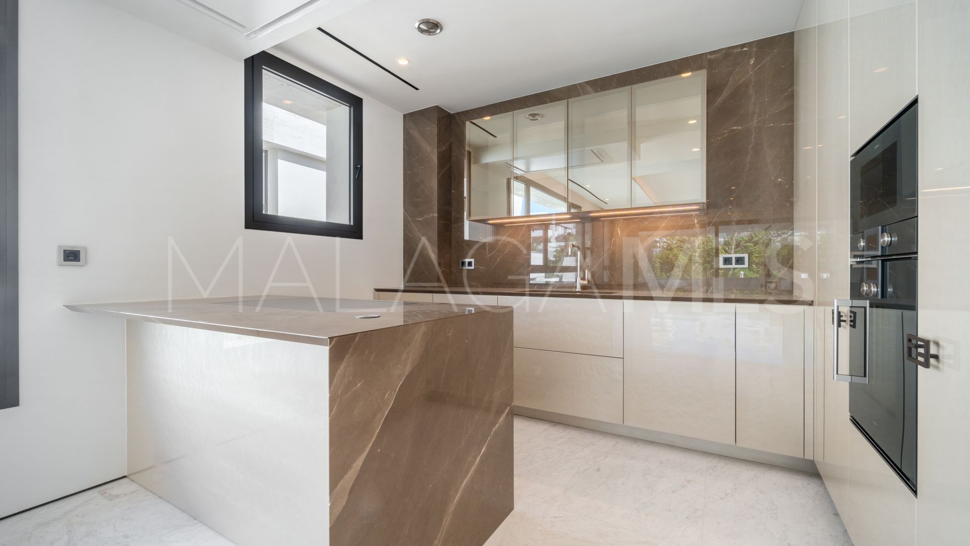 Atico duplex a la venta in Epic Marbella