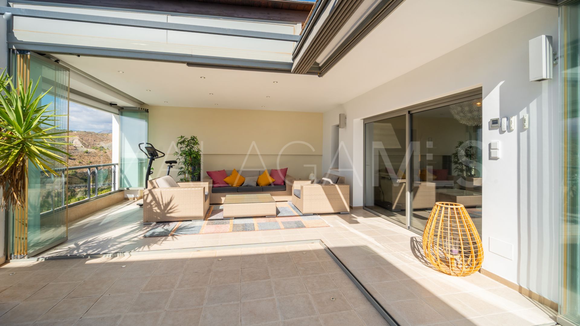 Buy penthouse with 2 bedrooms in Los Flamingos