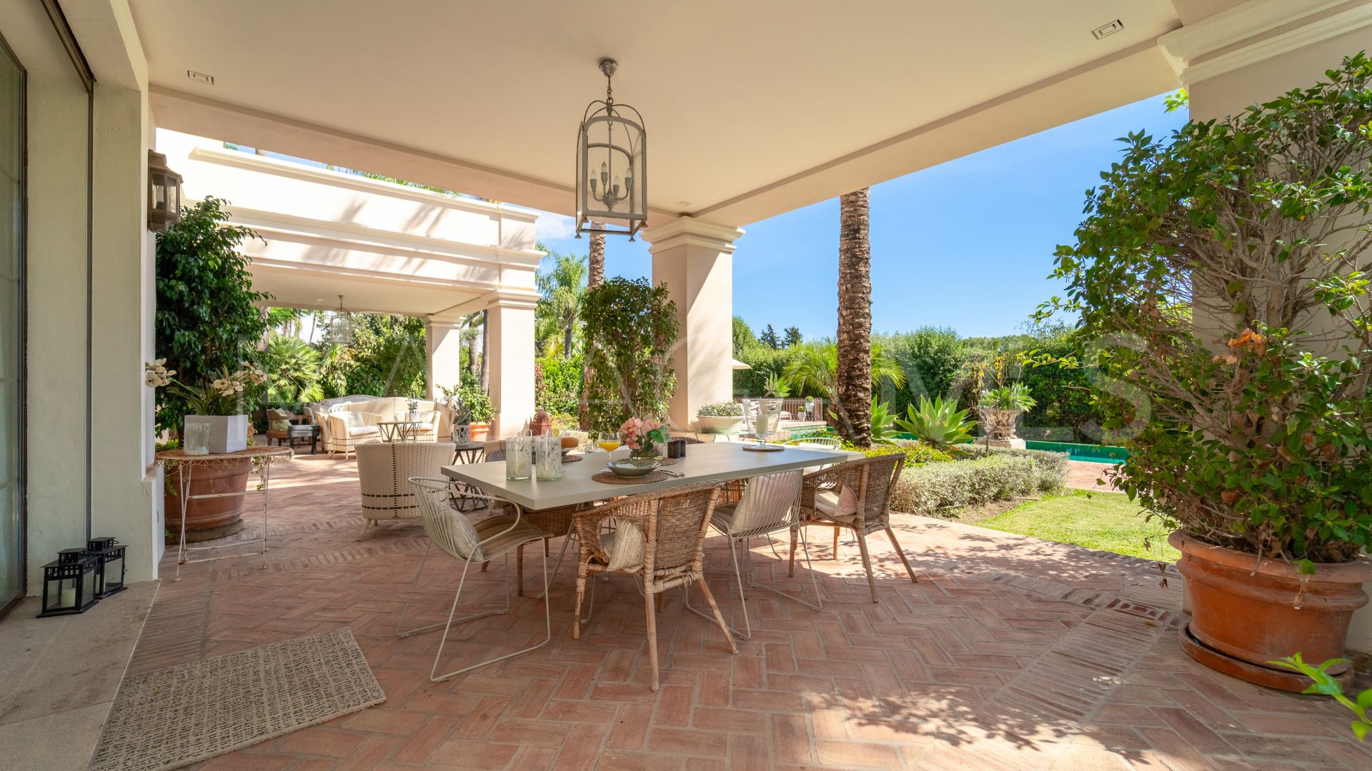 Villa with 8 bedrooms for sale in Guadalmina Baja