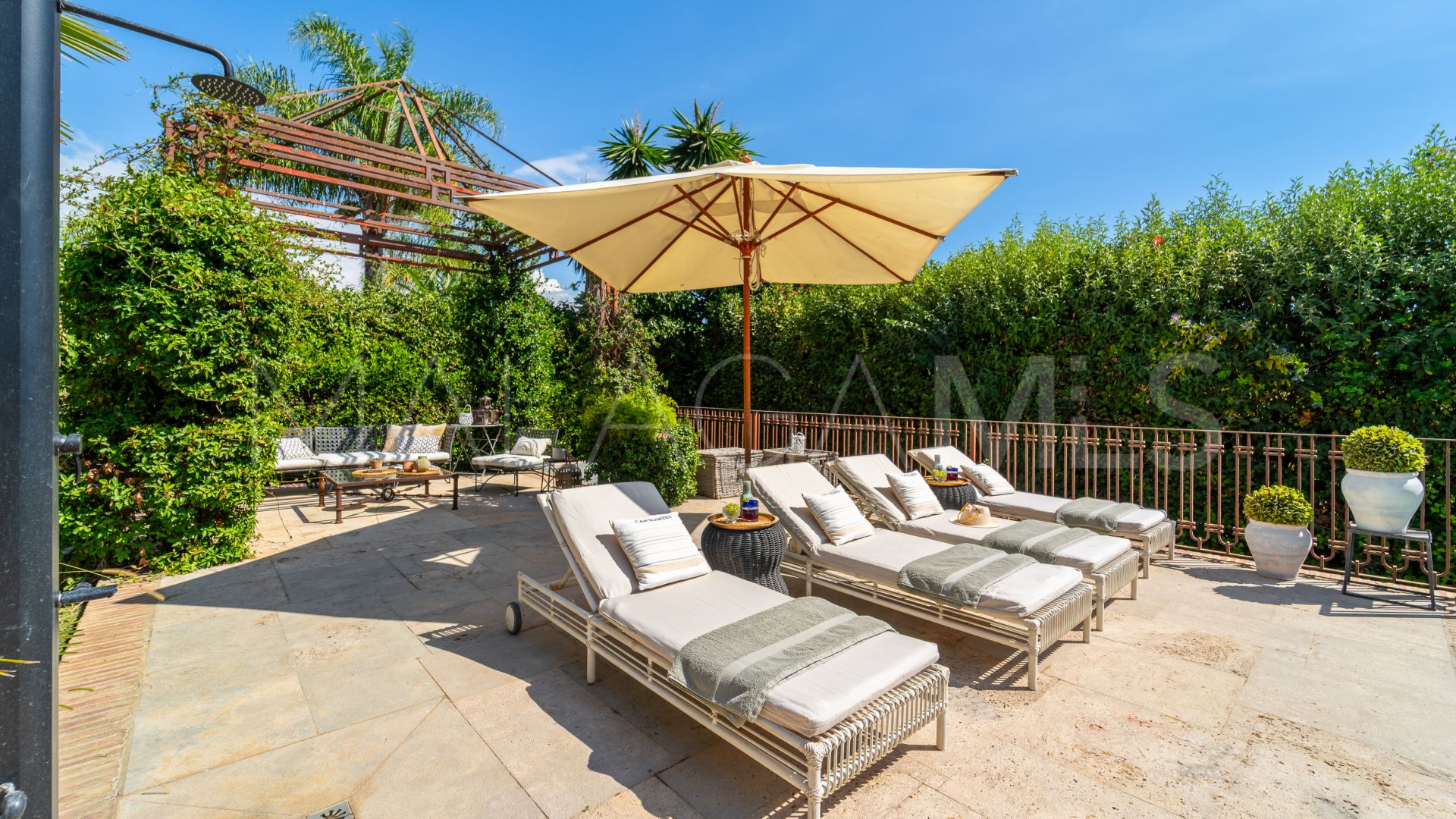 Villa with 8 bedrooms for sale in Guadalmina Baja